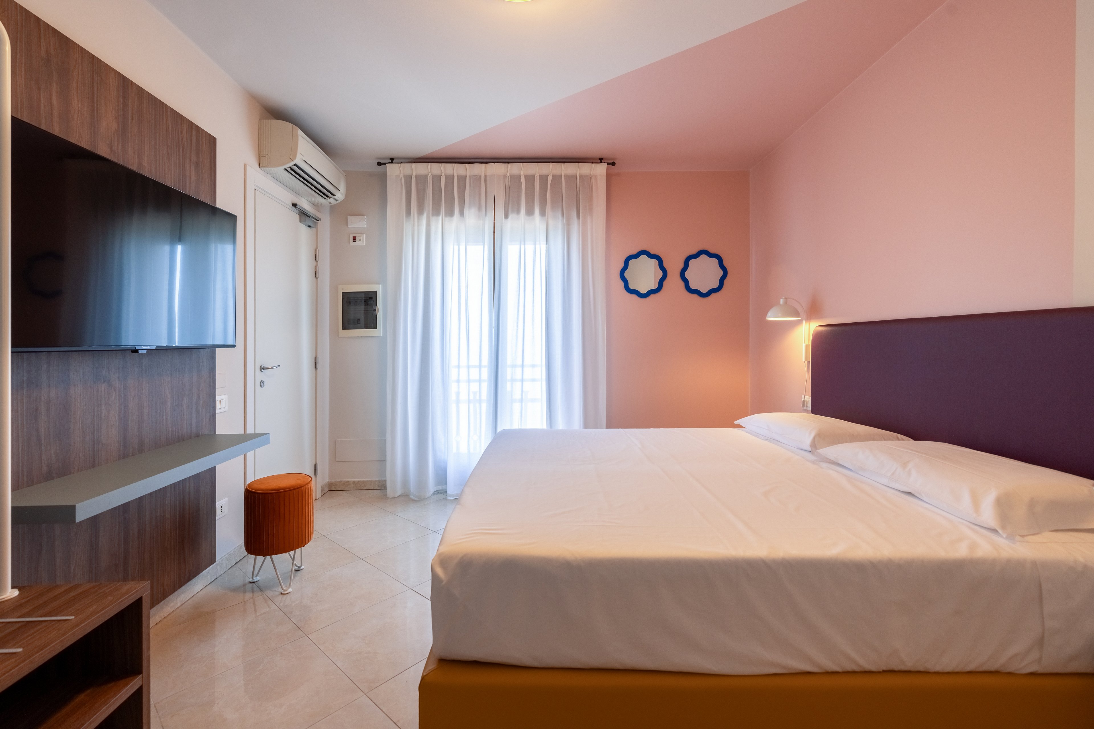 La Vista Postcard Hotel