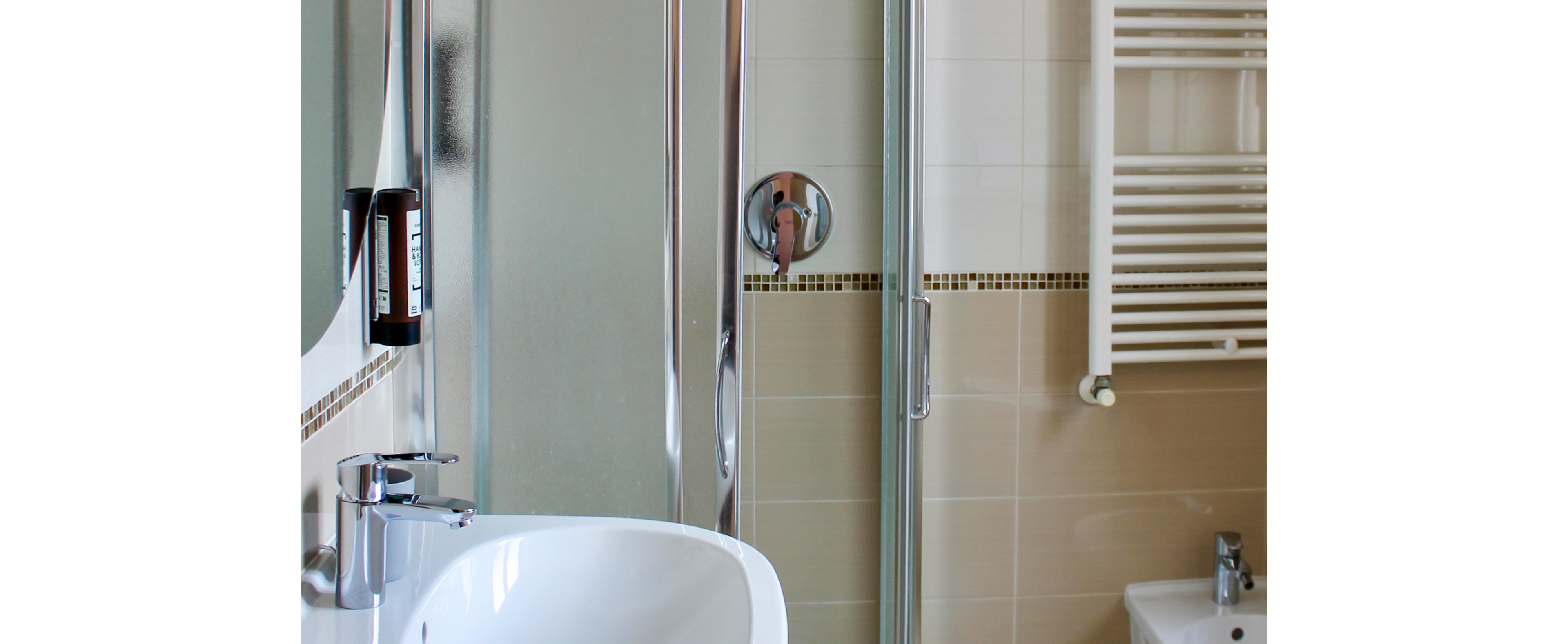 La Vista Postcard Hotel