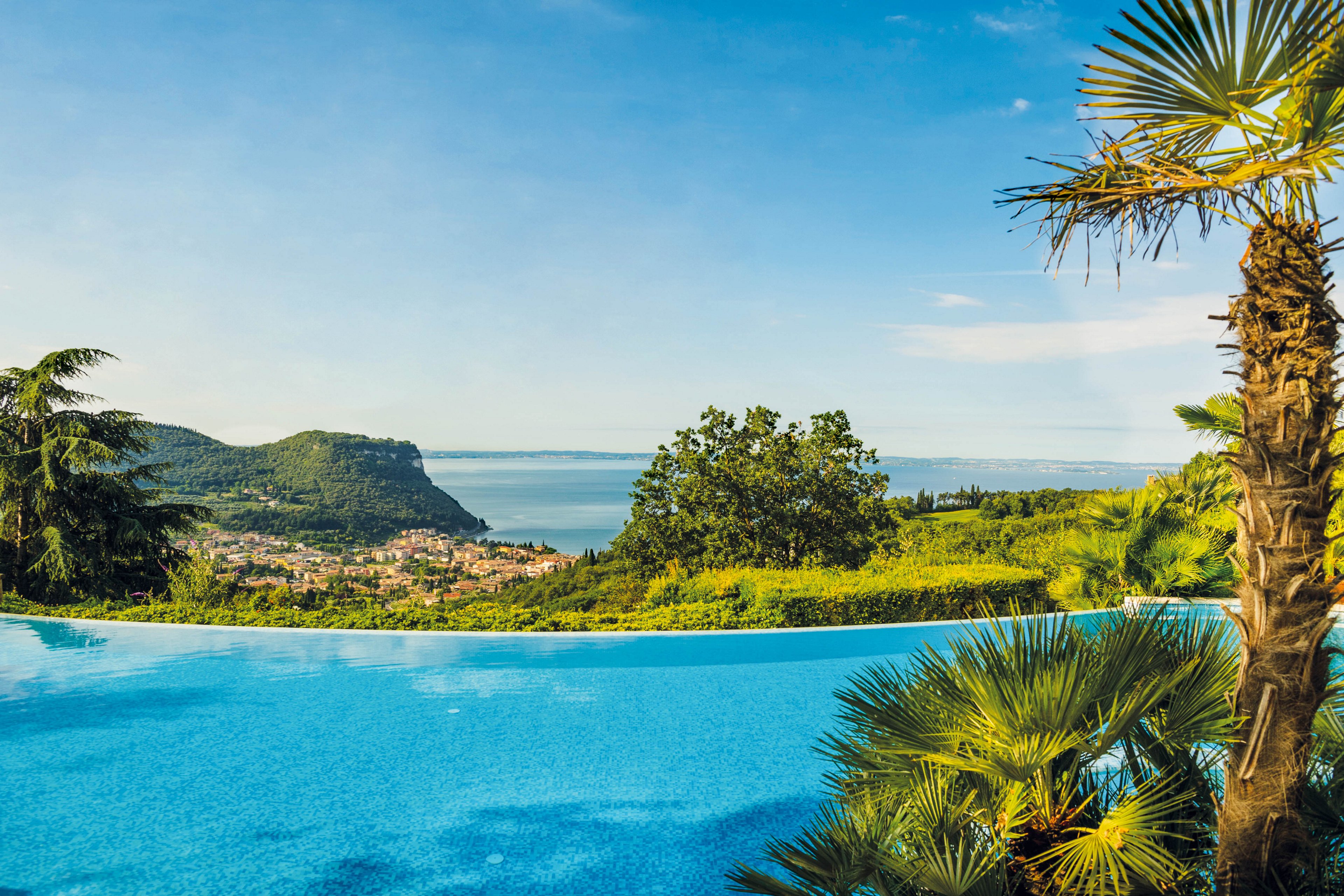 Madrigale Panoramic Lifestyle Hotel