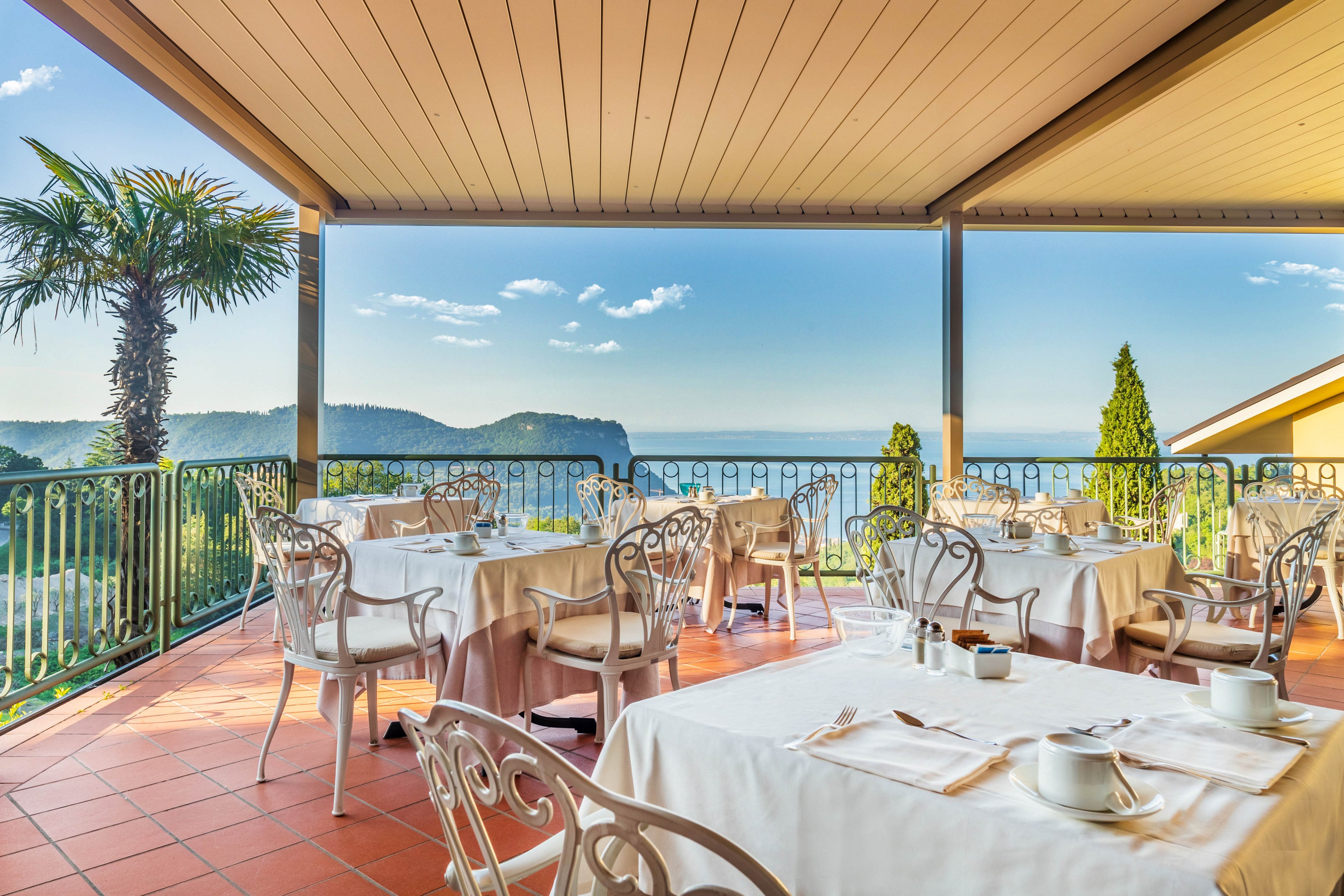 Madrigale Panoramic Lifestyle Hotel