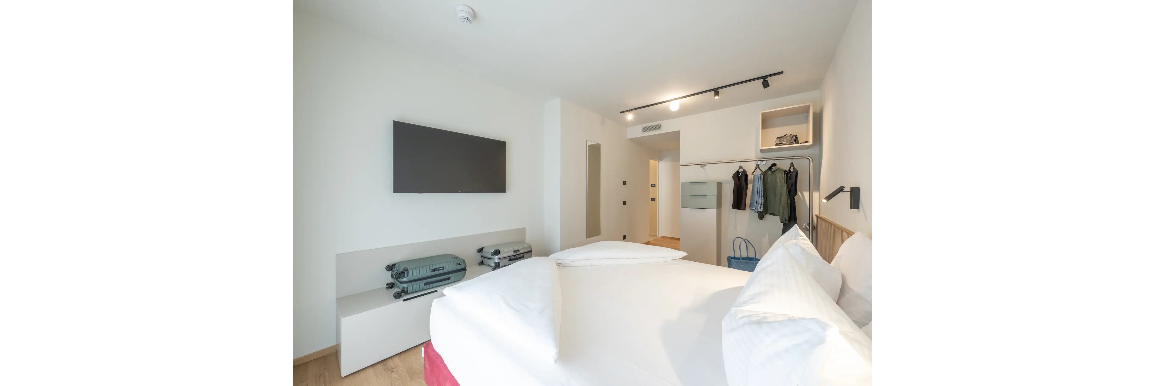 Etra Suites & Apartments