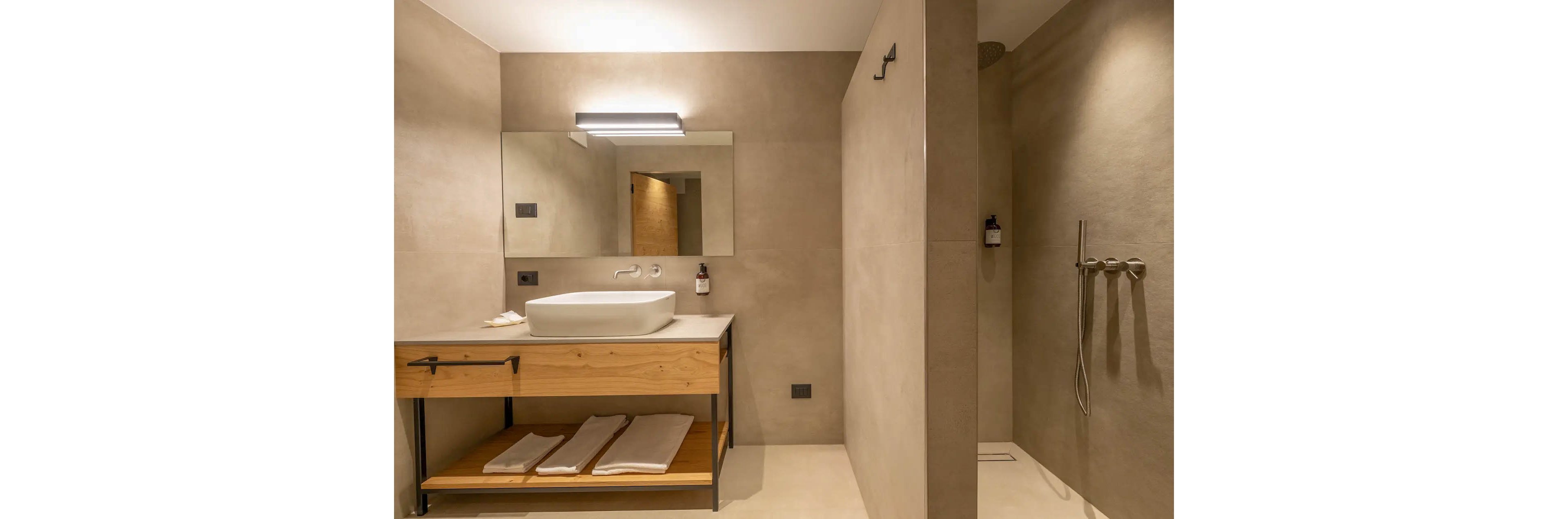 Etra Suites & Apartments