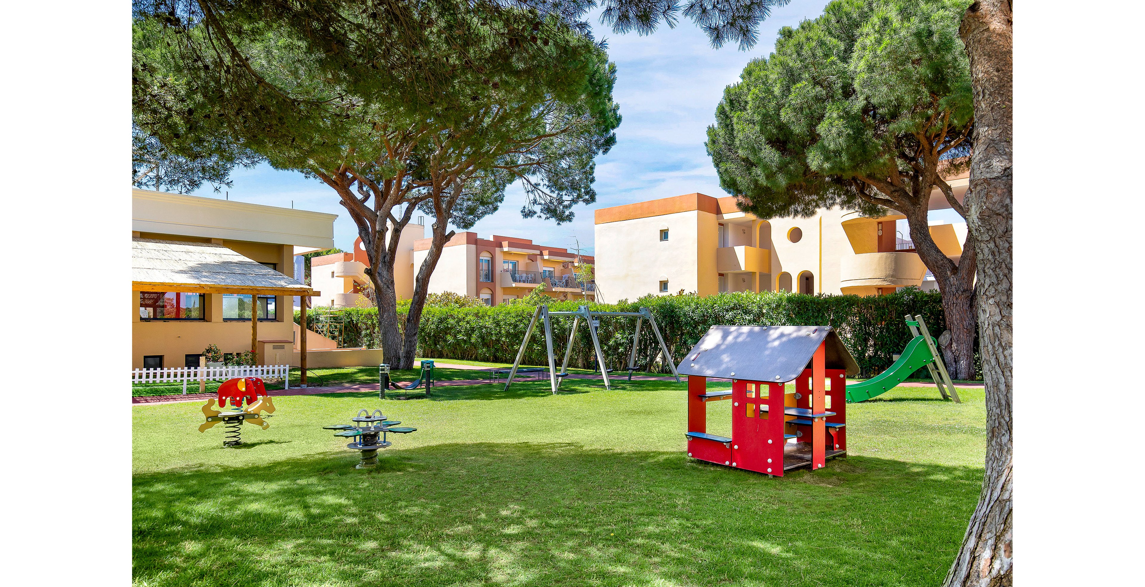 Sol Sancti Petri Apartments