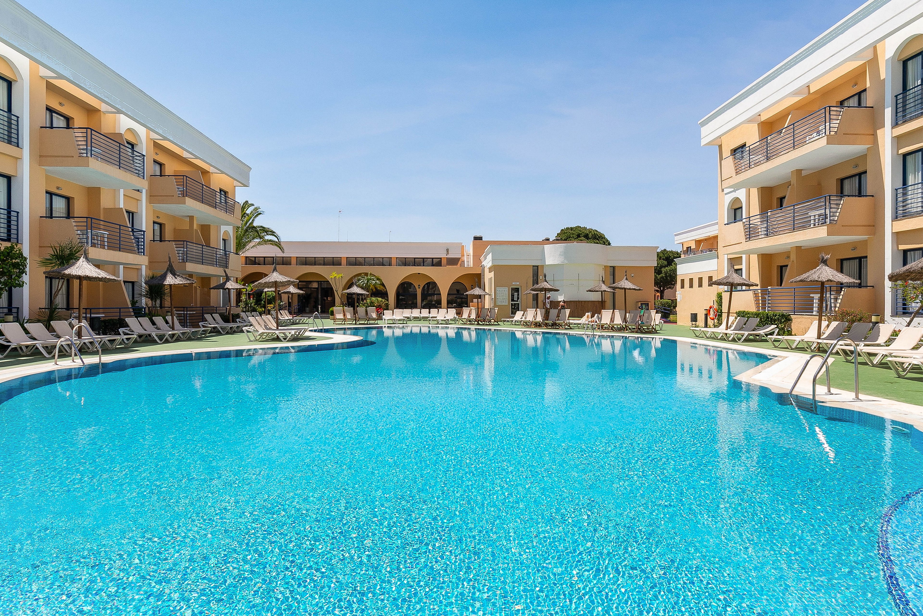 Sol Sancti Petri Apartments