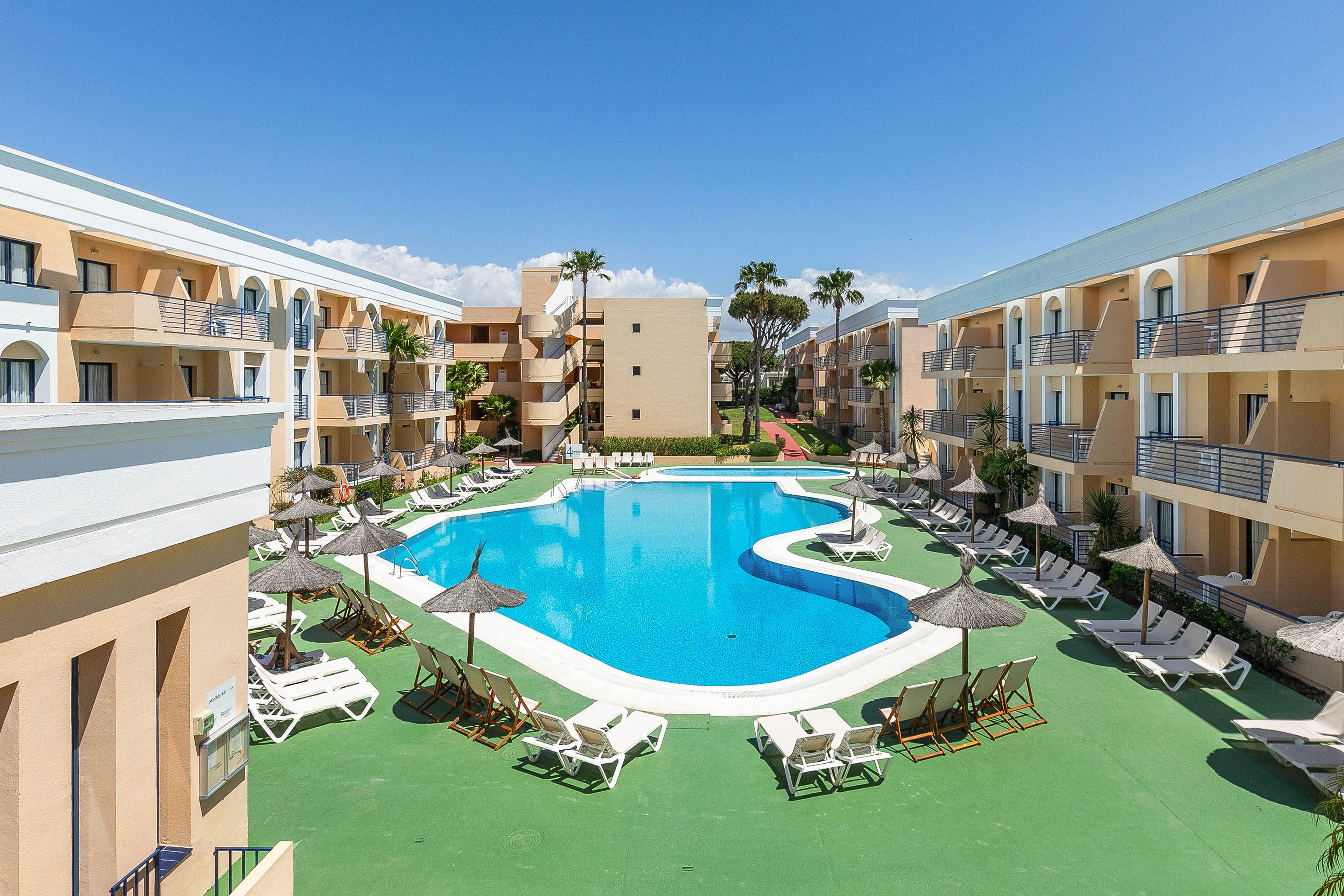 Sol Sancti Petri Apartments