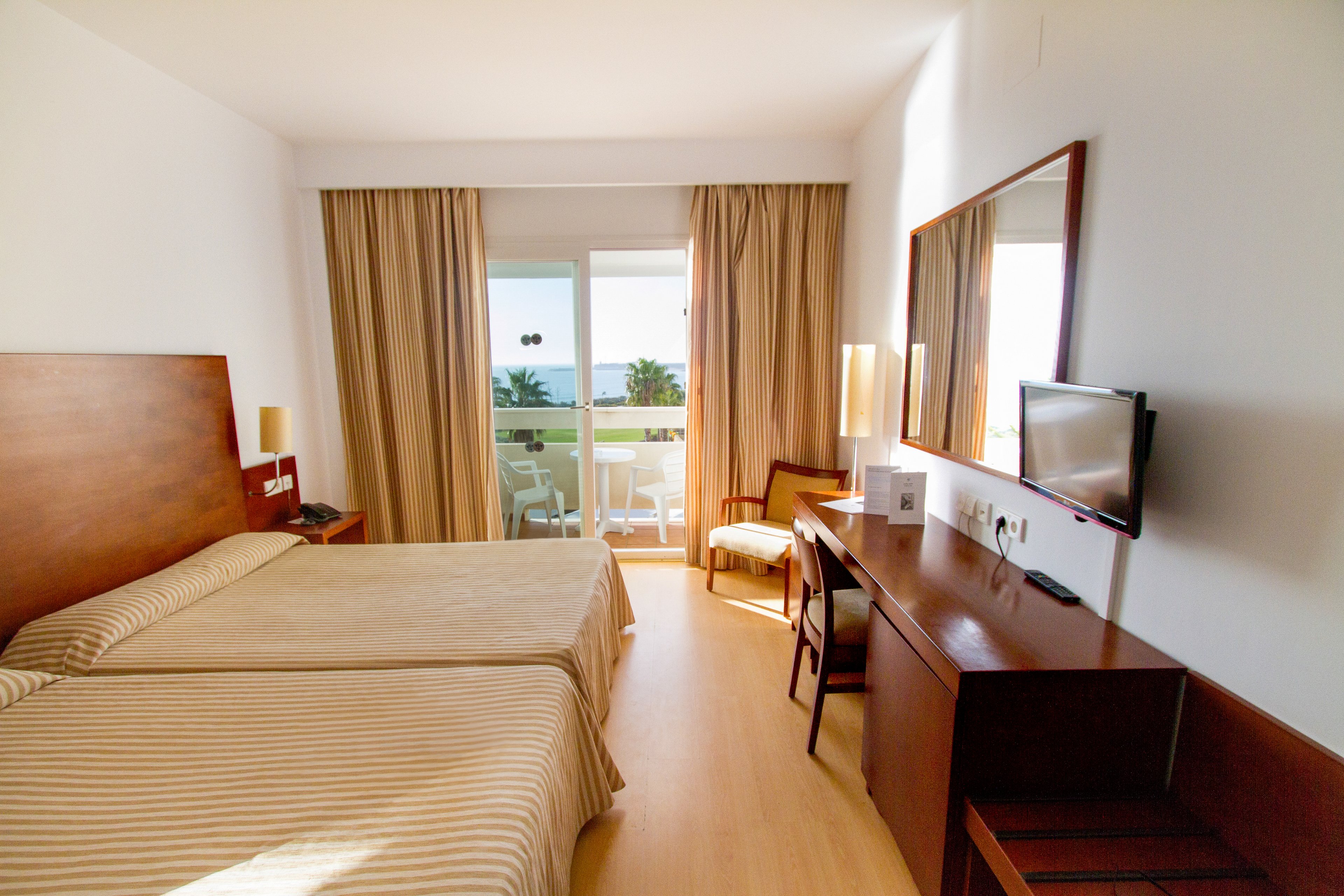 Hotel Garbi Costa Luz