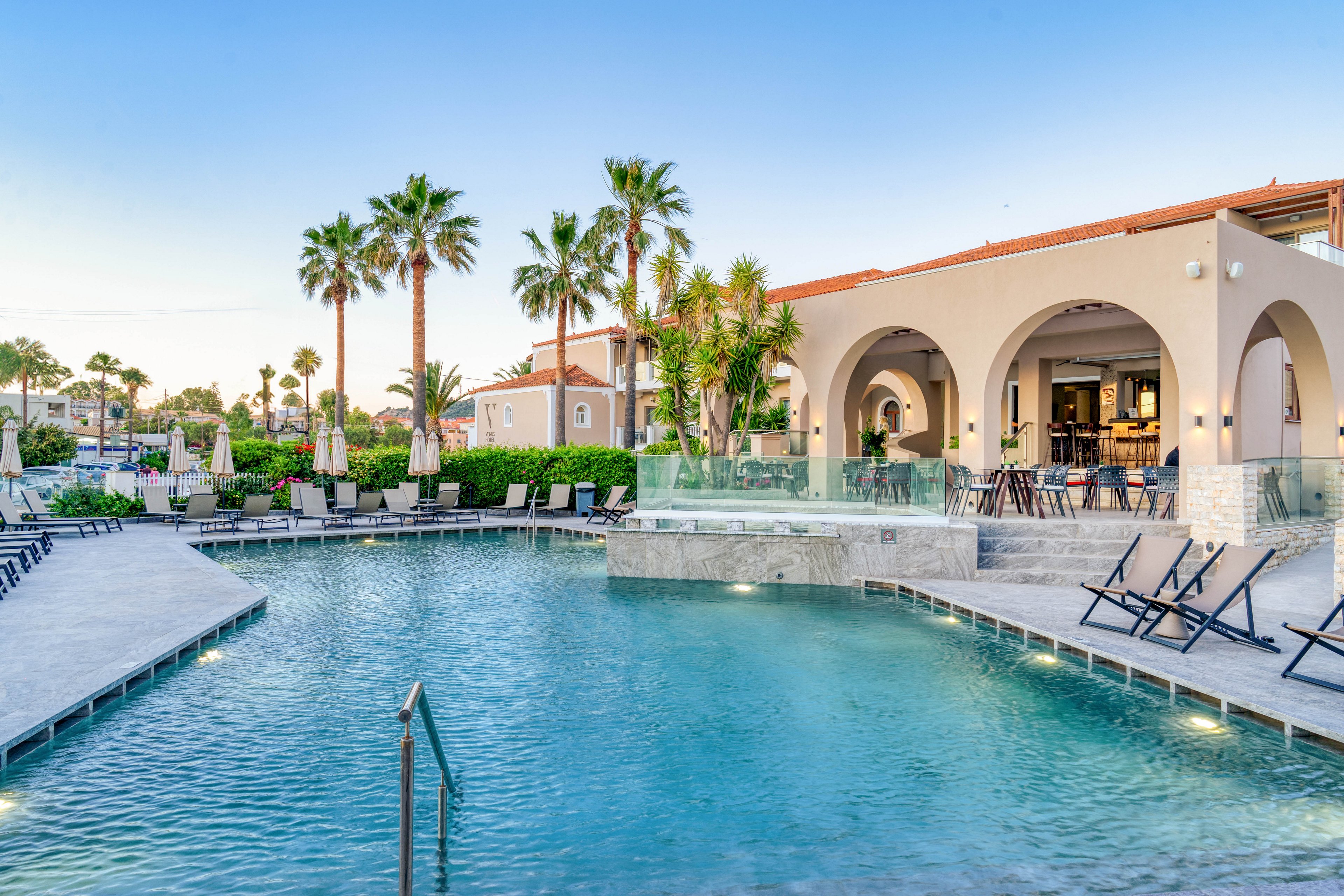 Venus Hotel & Suites