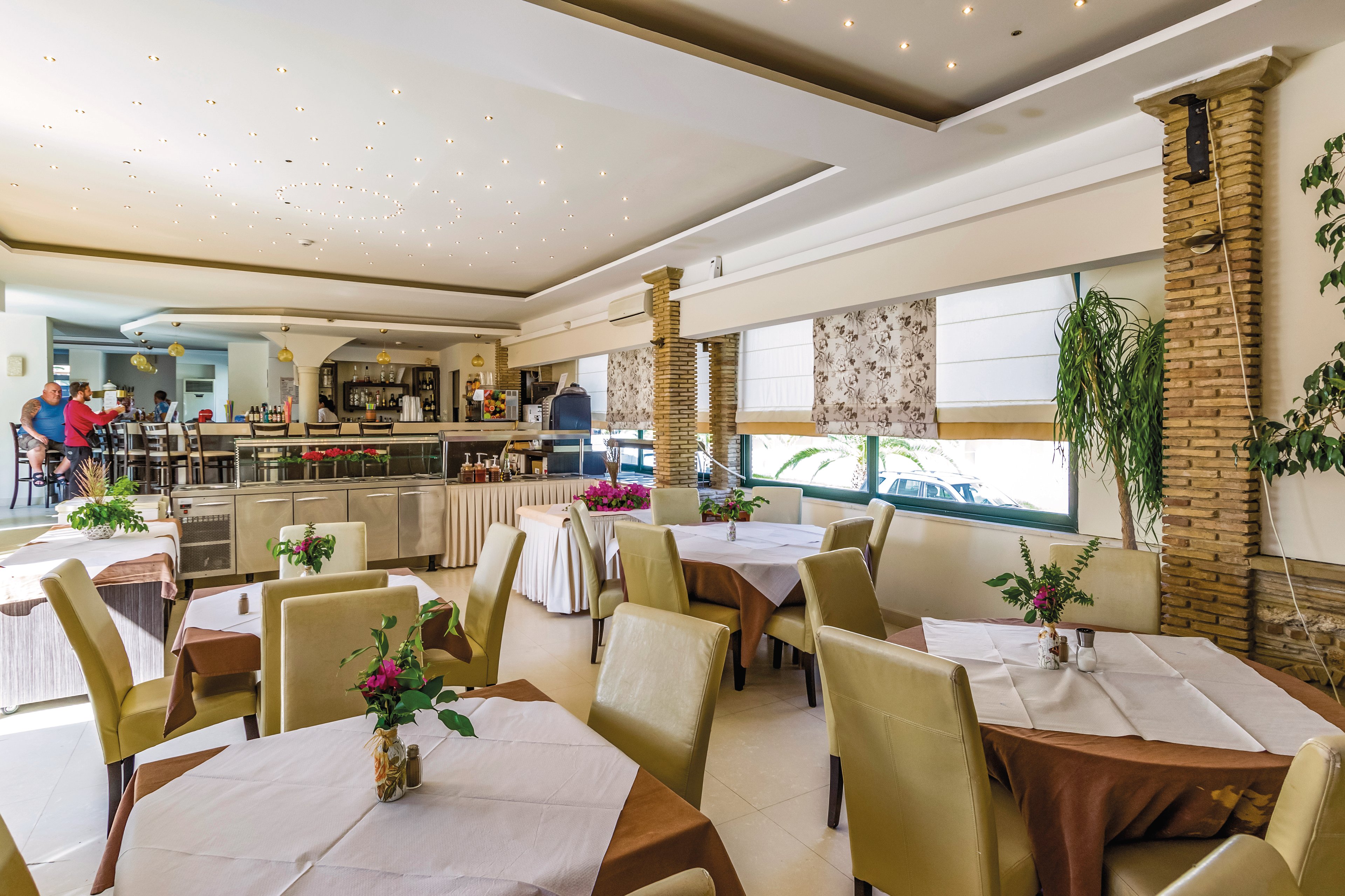 Zante Plaza Hotel & Apartments