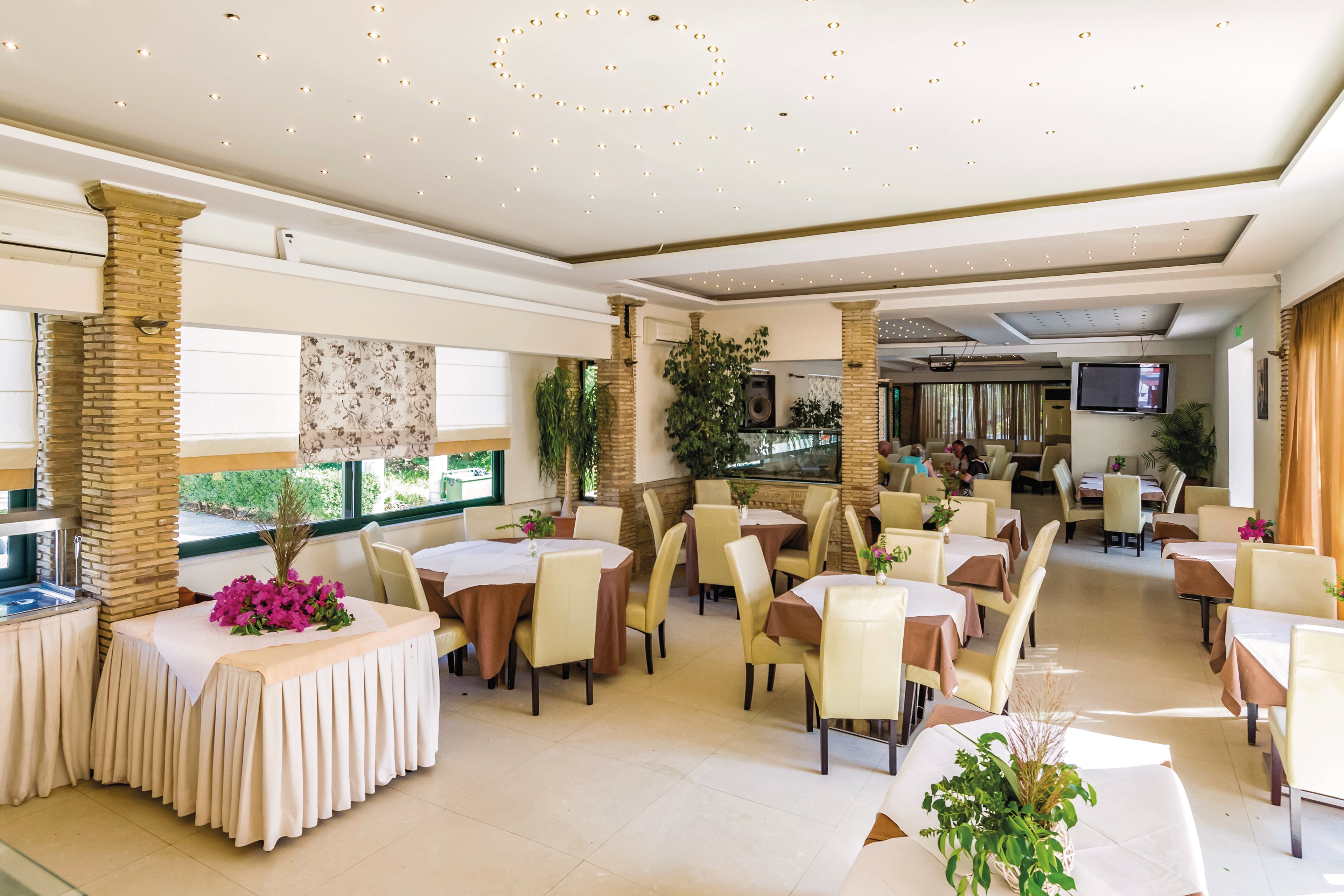 Zante Plaza Hotel & Apartments