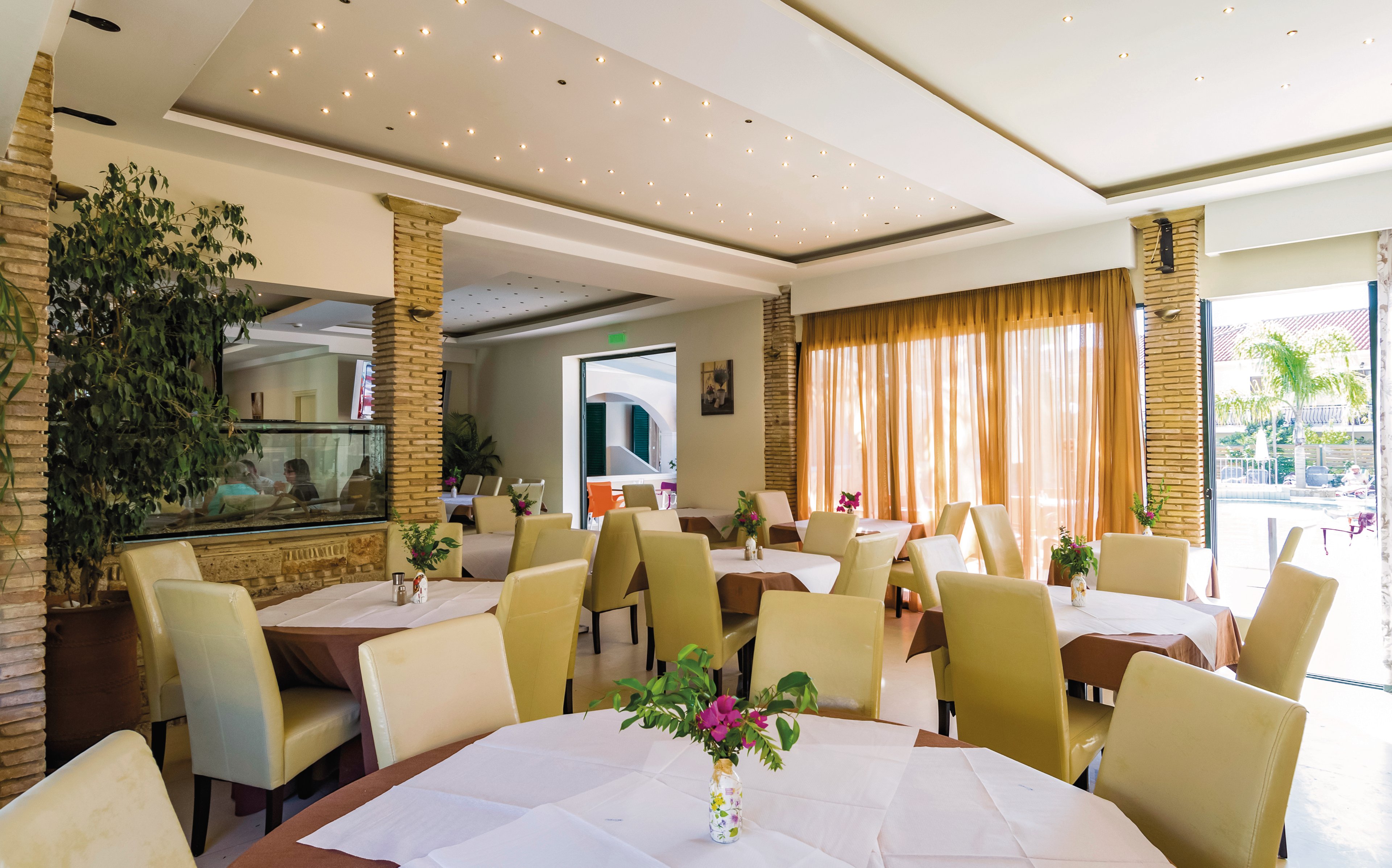 Zante Plaza Hotel & Apartments