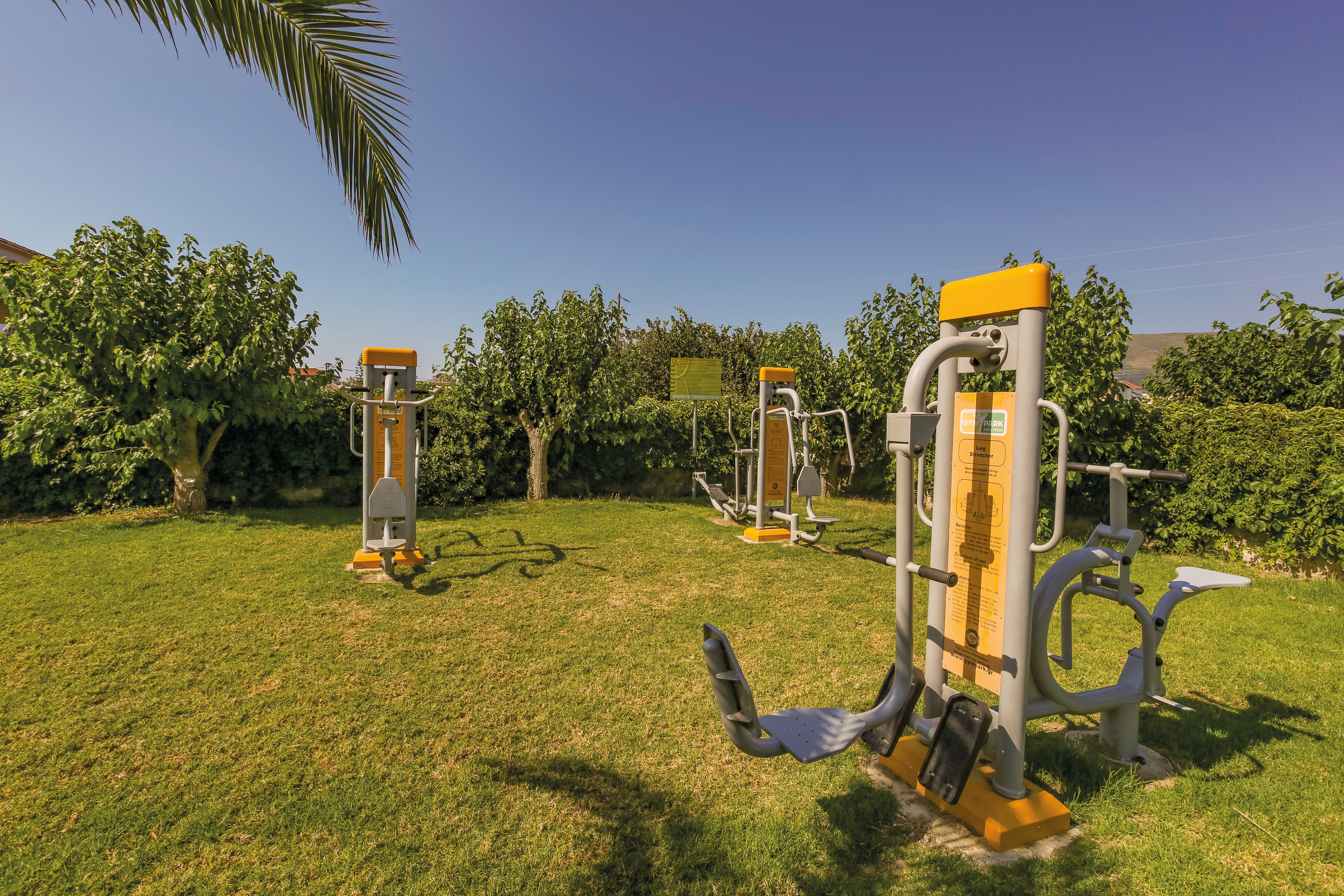 Village Inn Studios and Family Apartments