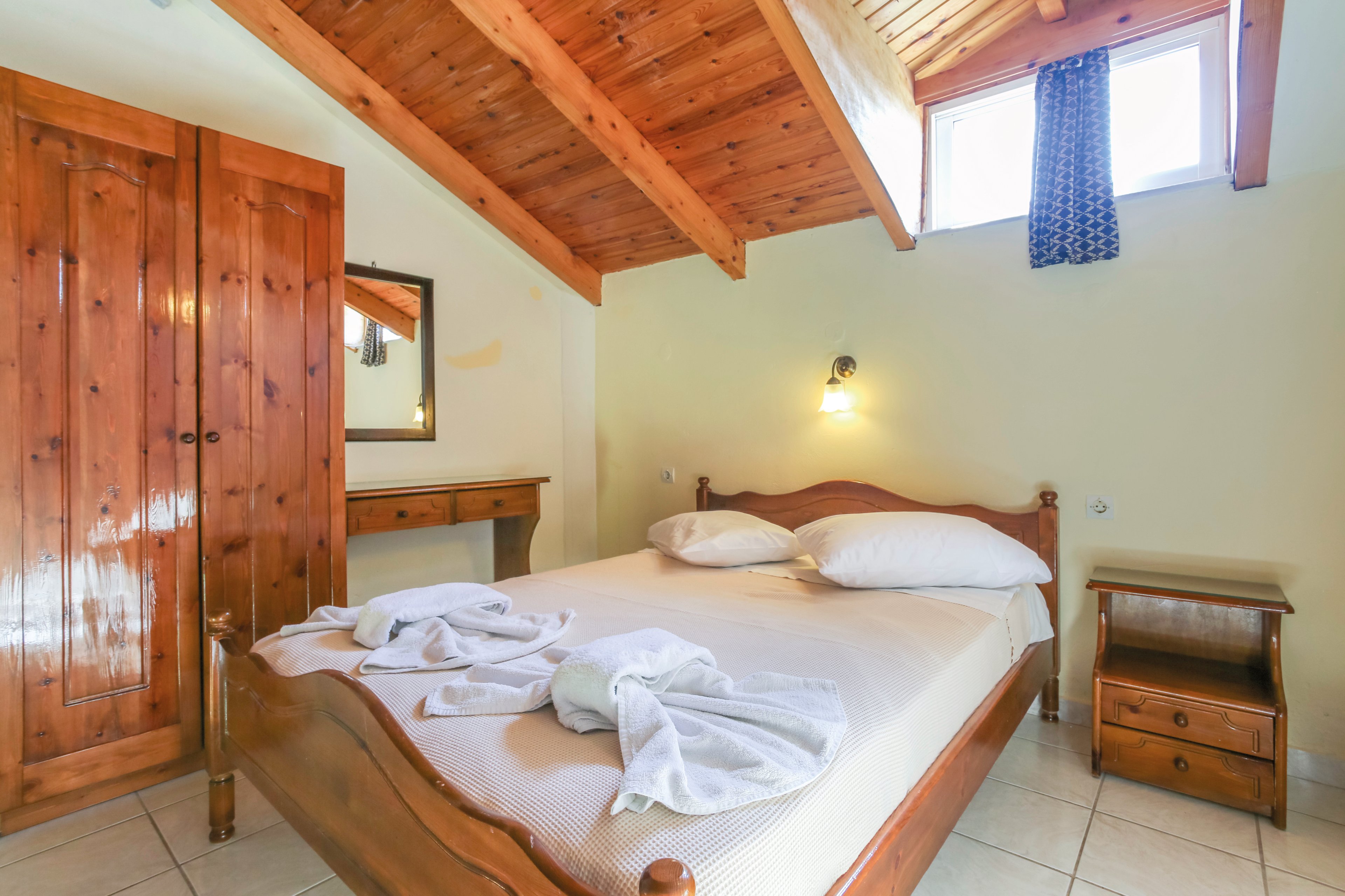 Village Inn Studios and Family Apartments