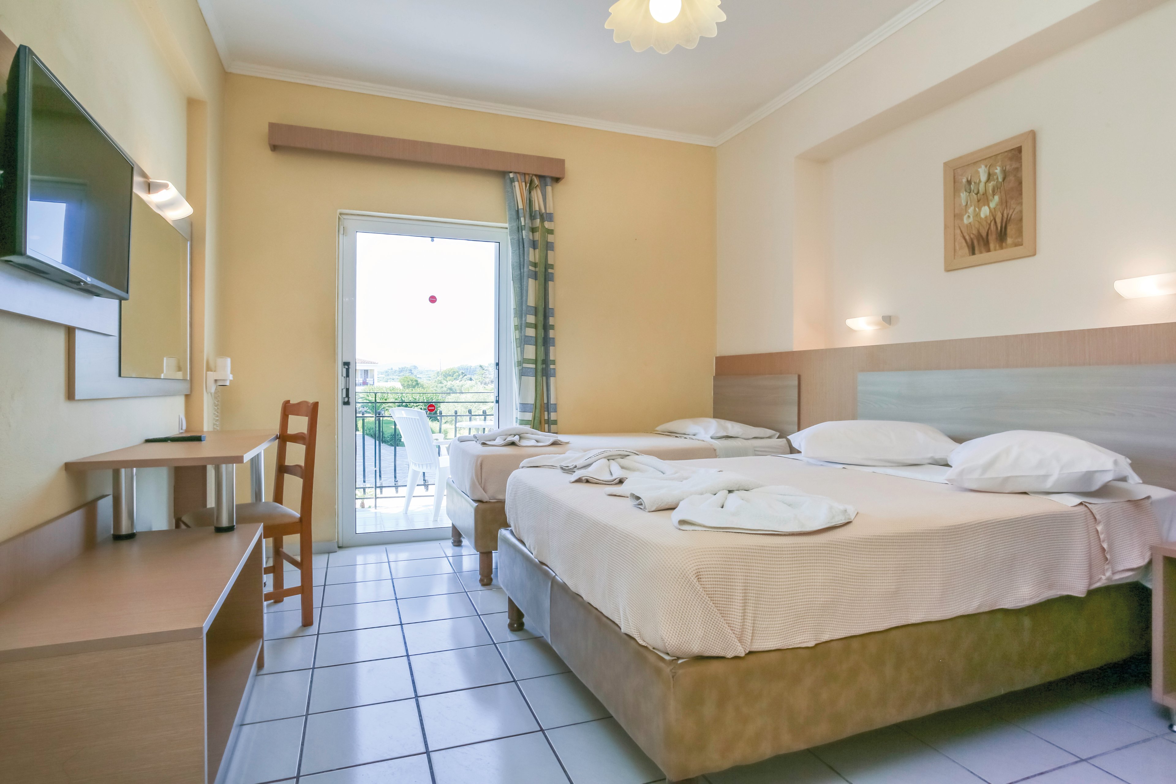 Village Inn Studios and Family Apartments