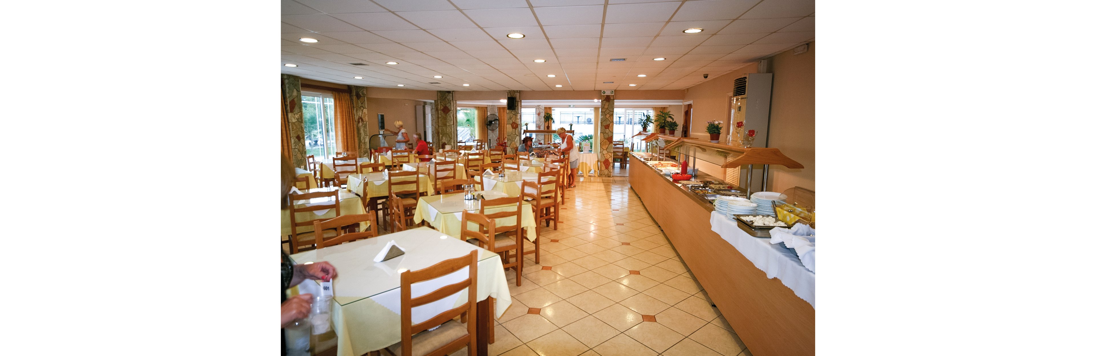 Village Inn Studios and Family Apartments