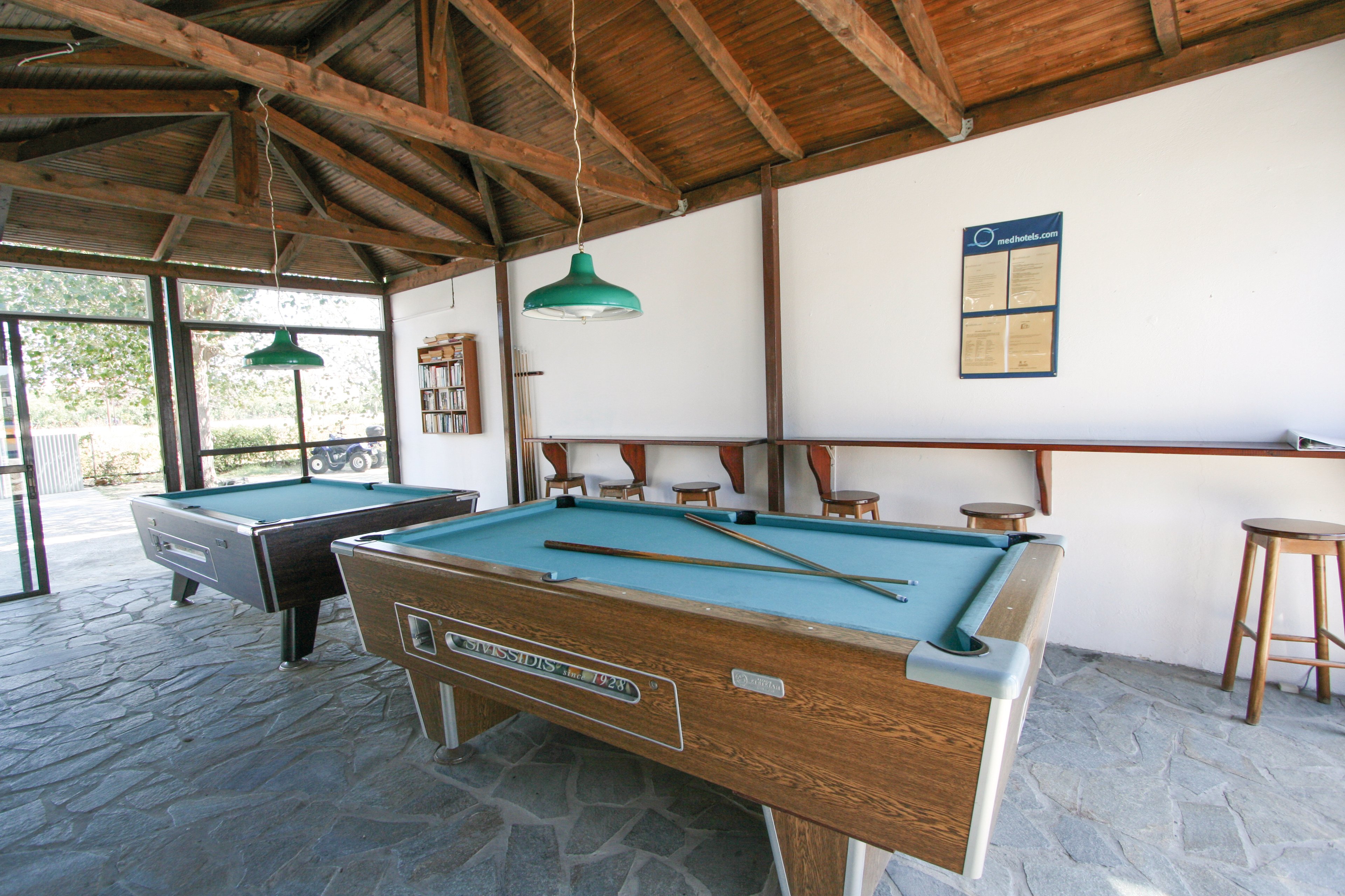 Village Inn Studios and Family Apartments