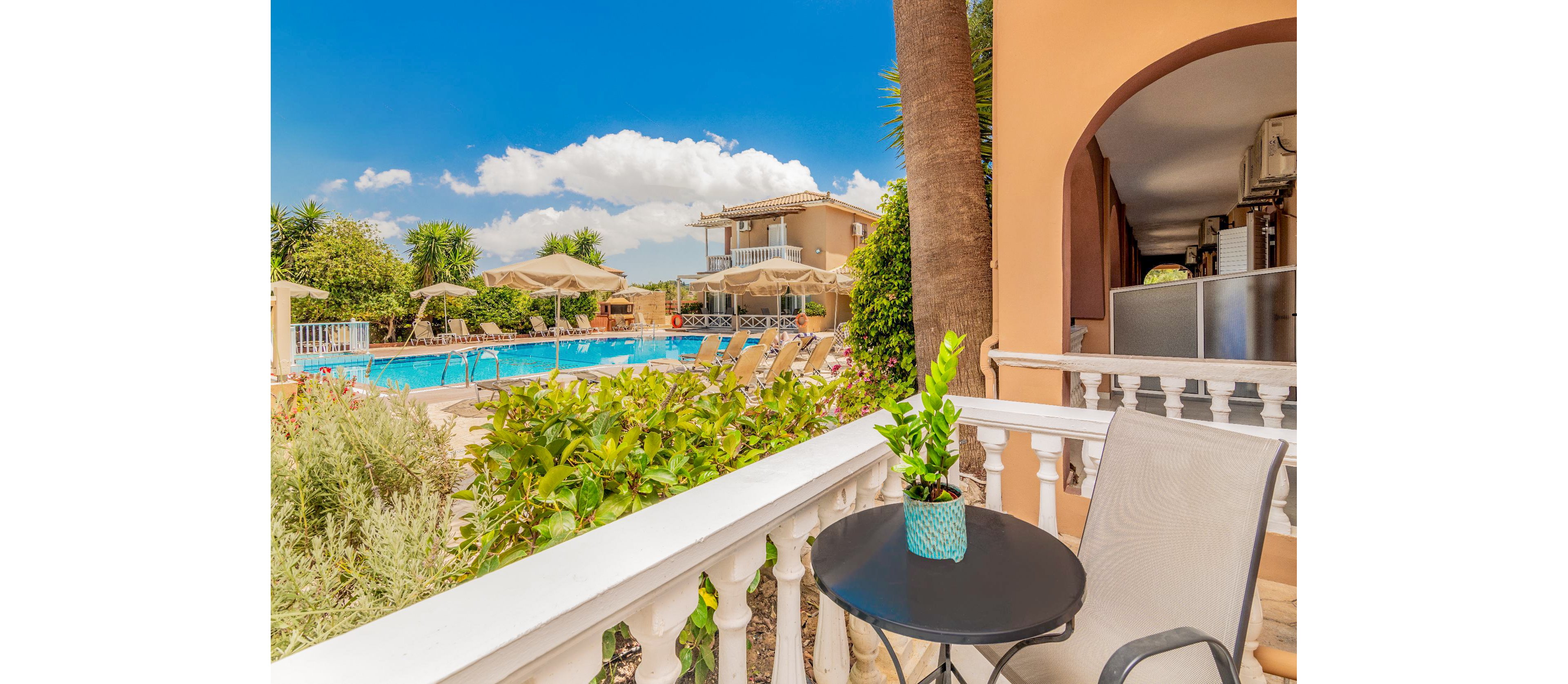 Maria Studios & Apartments