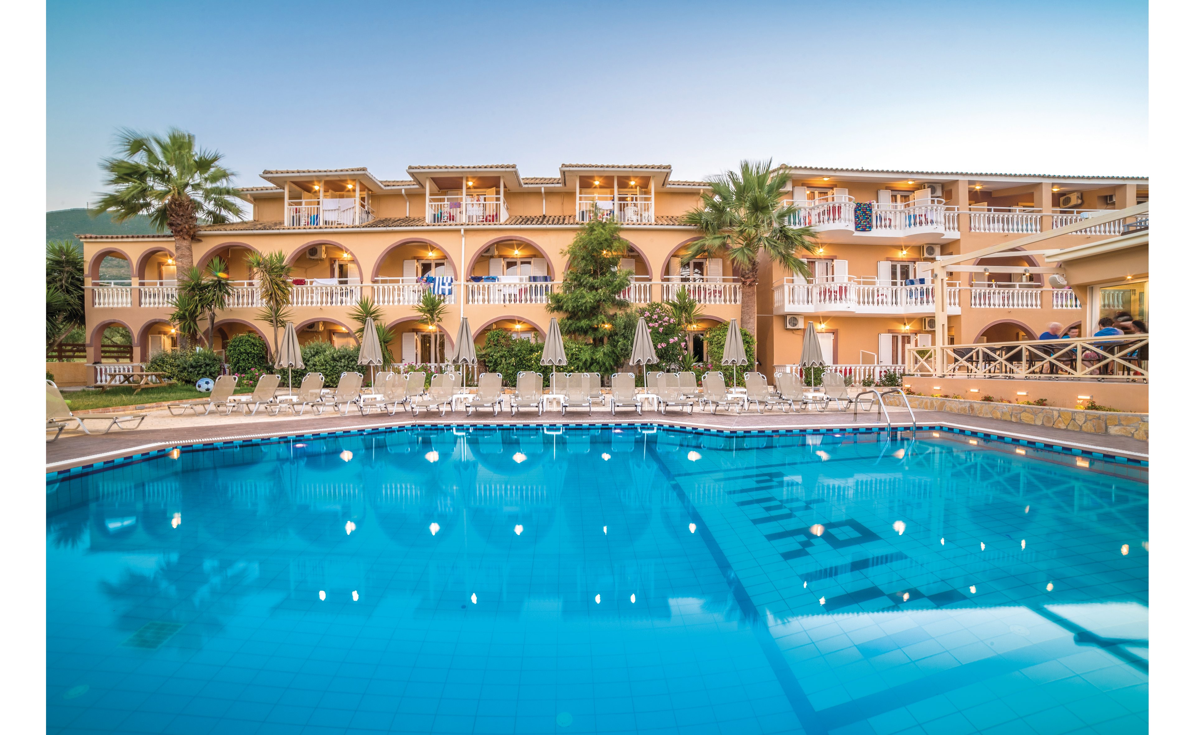 Maria Studios & Apartments