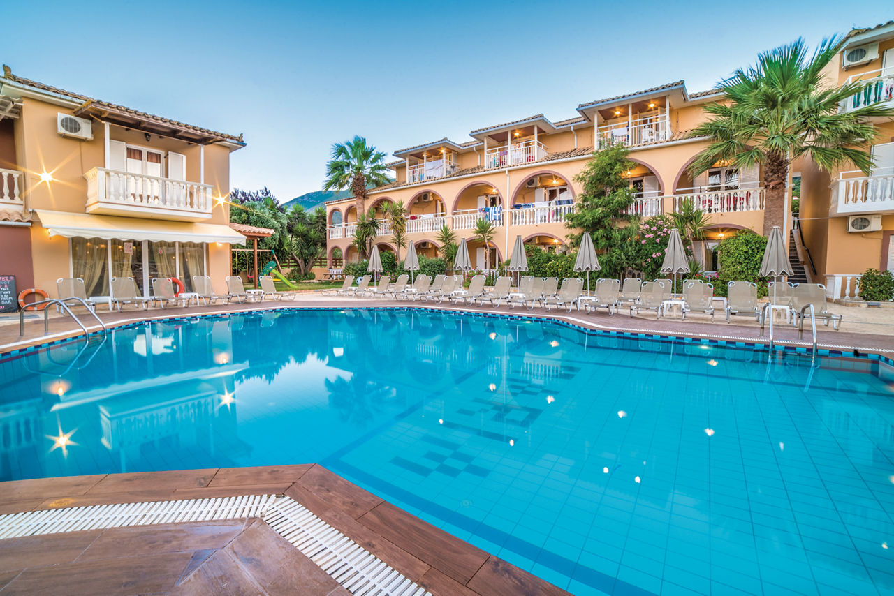 Maria Studios & Apartments