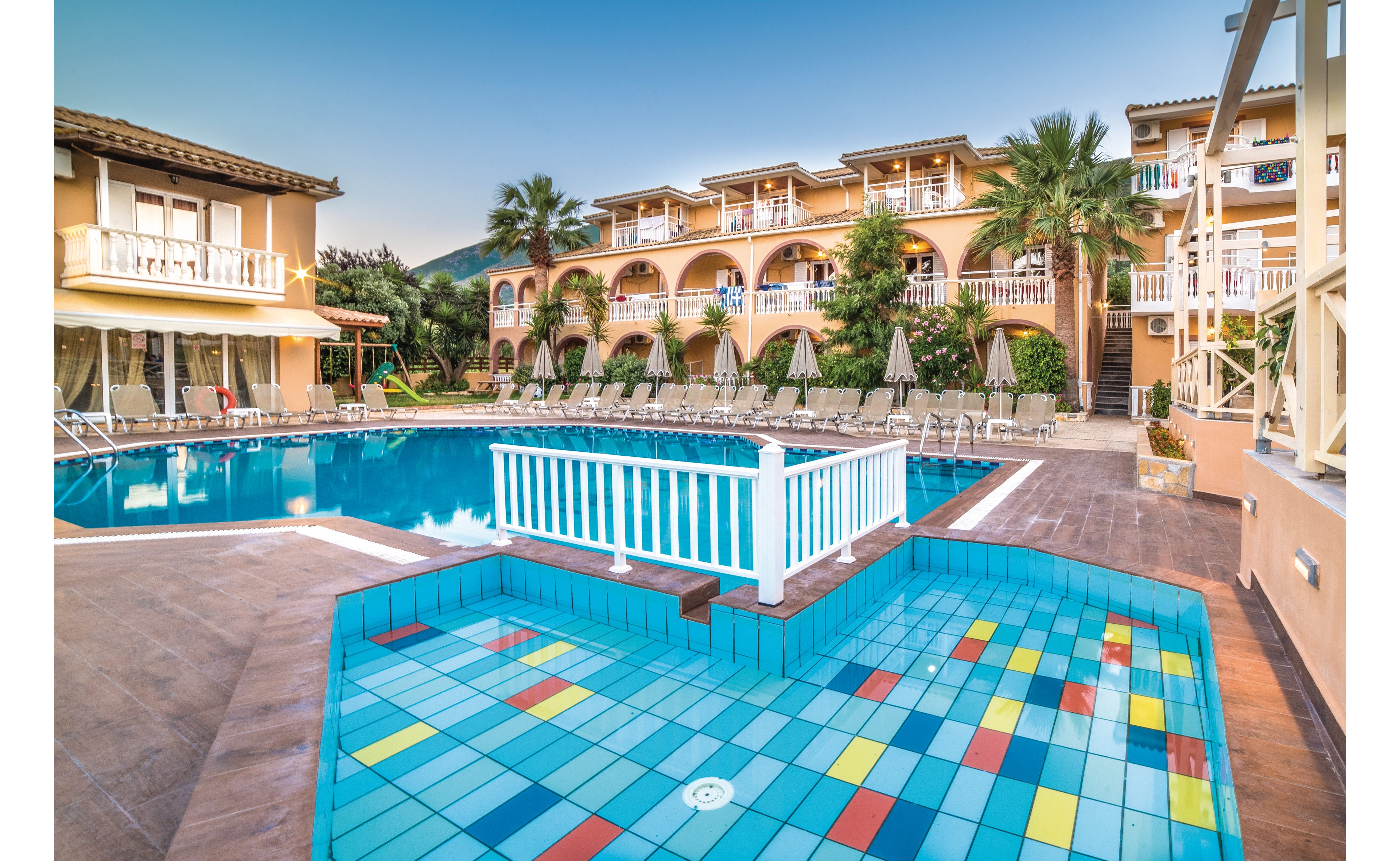 Maria Studios & Apartments