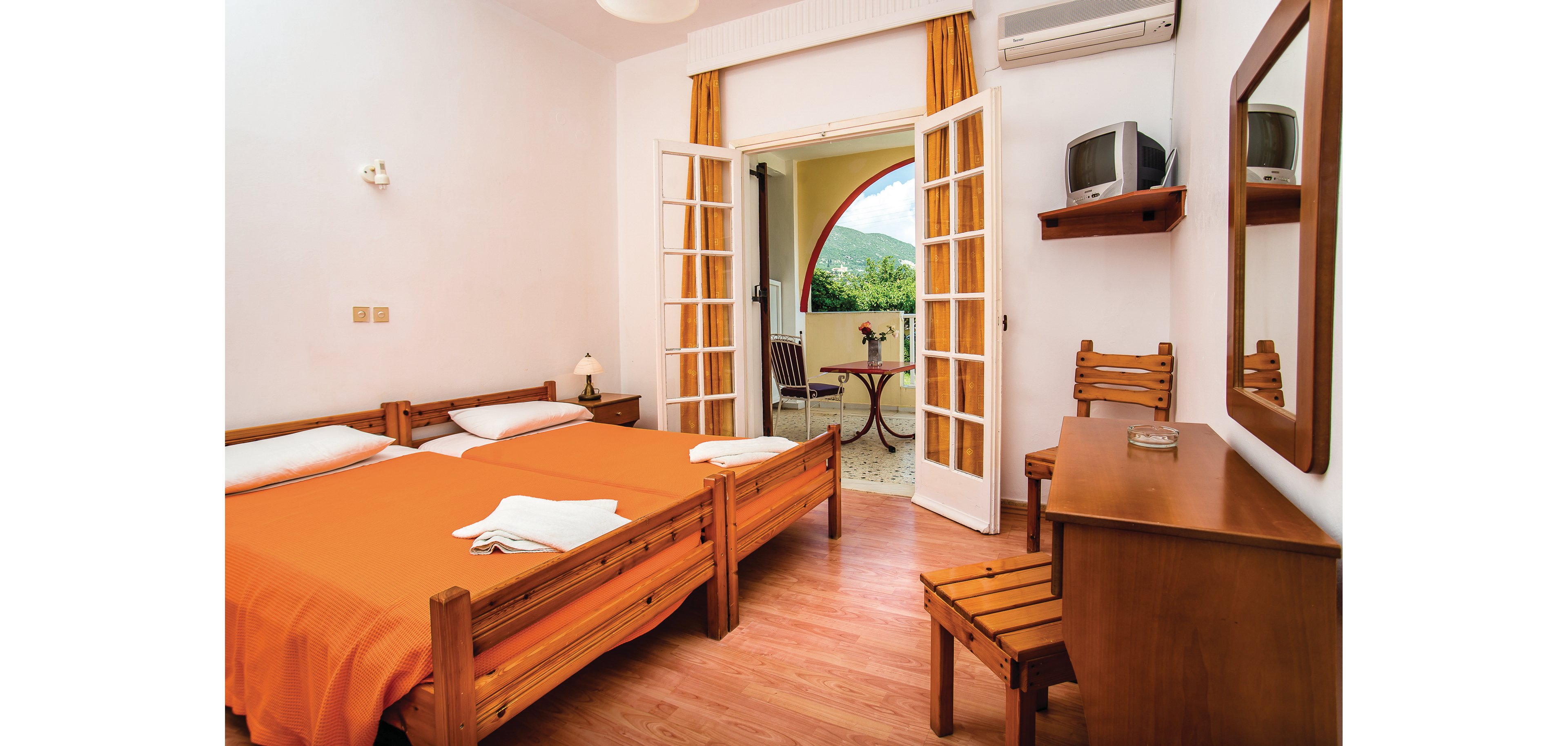 Oscar Villa and Studios