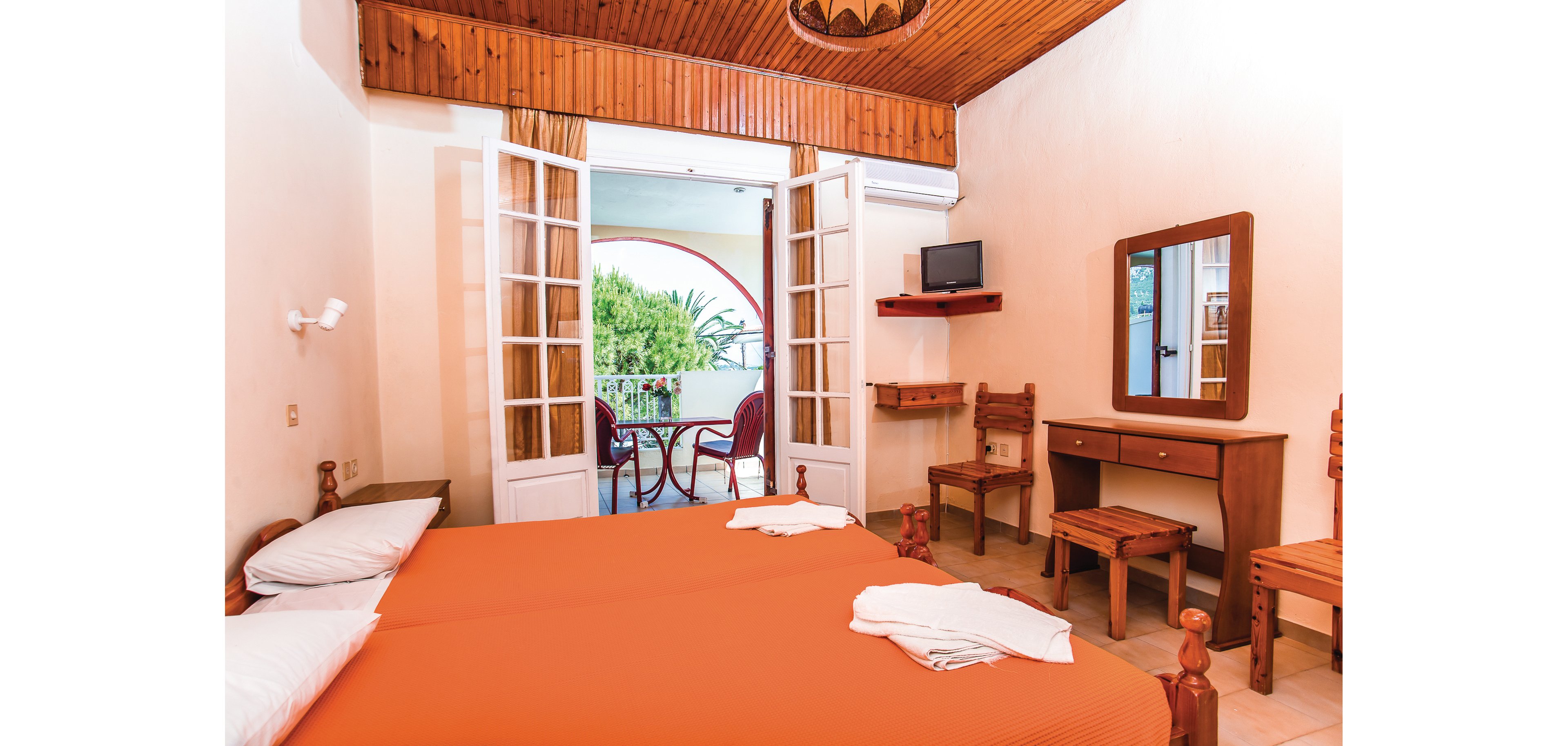 Oscar Villa and Studios