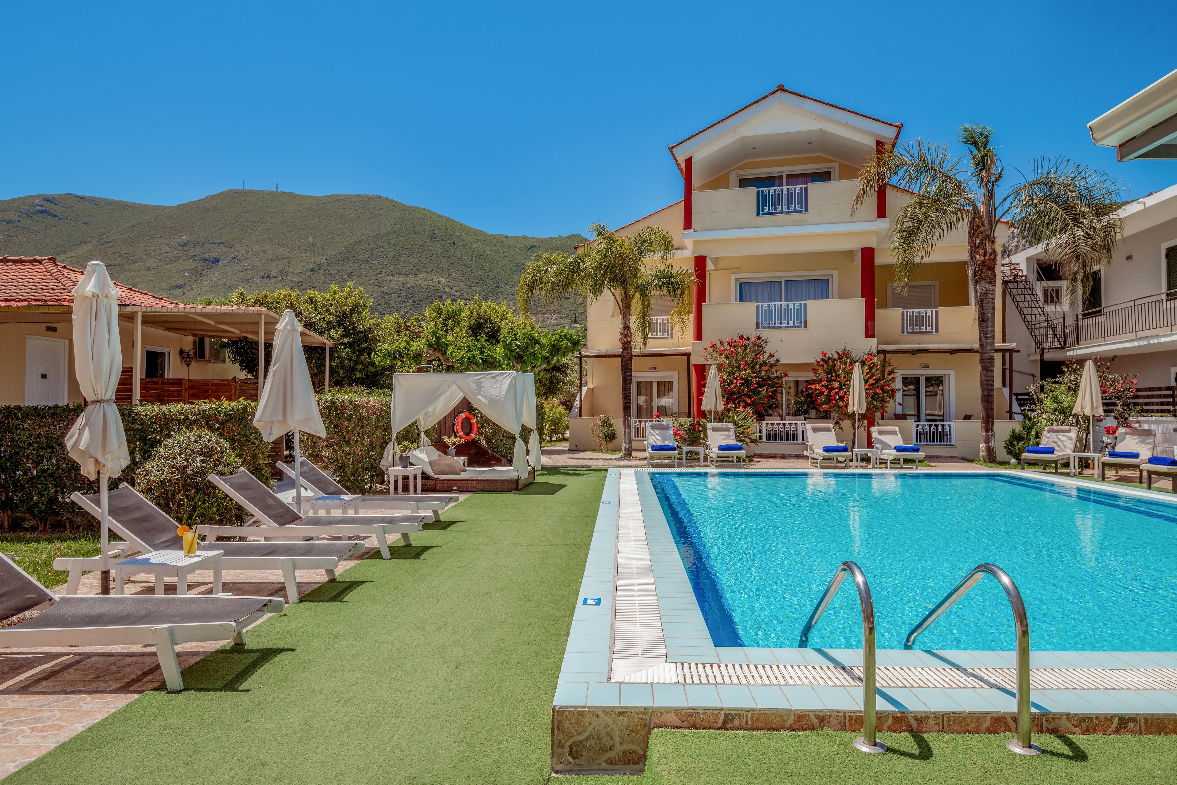 Oscar Villa and Studios