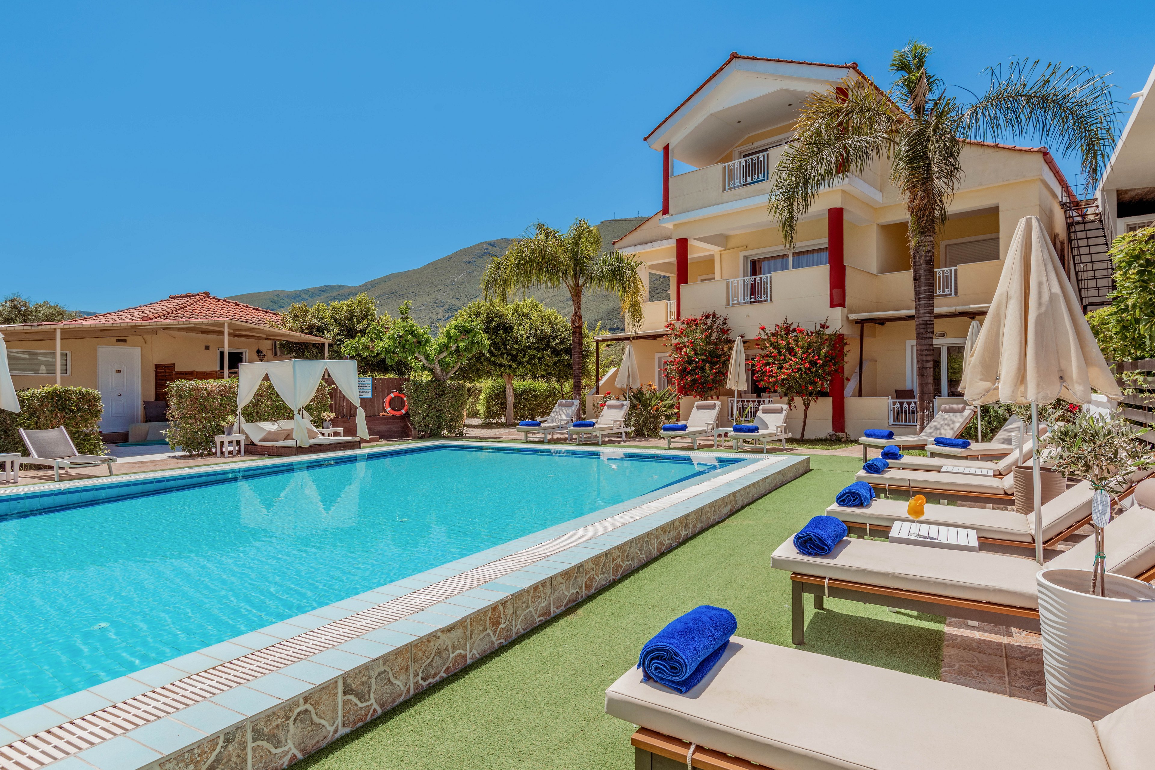 Oscar Villa and Studios