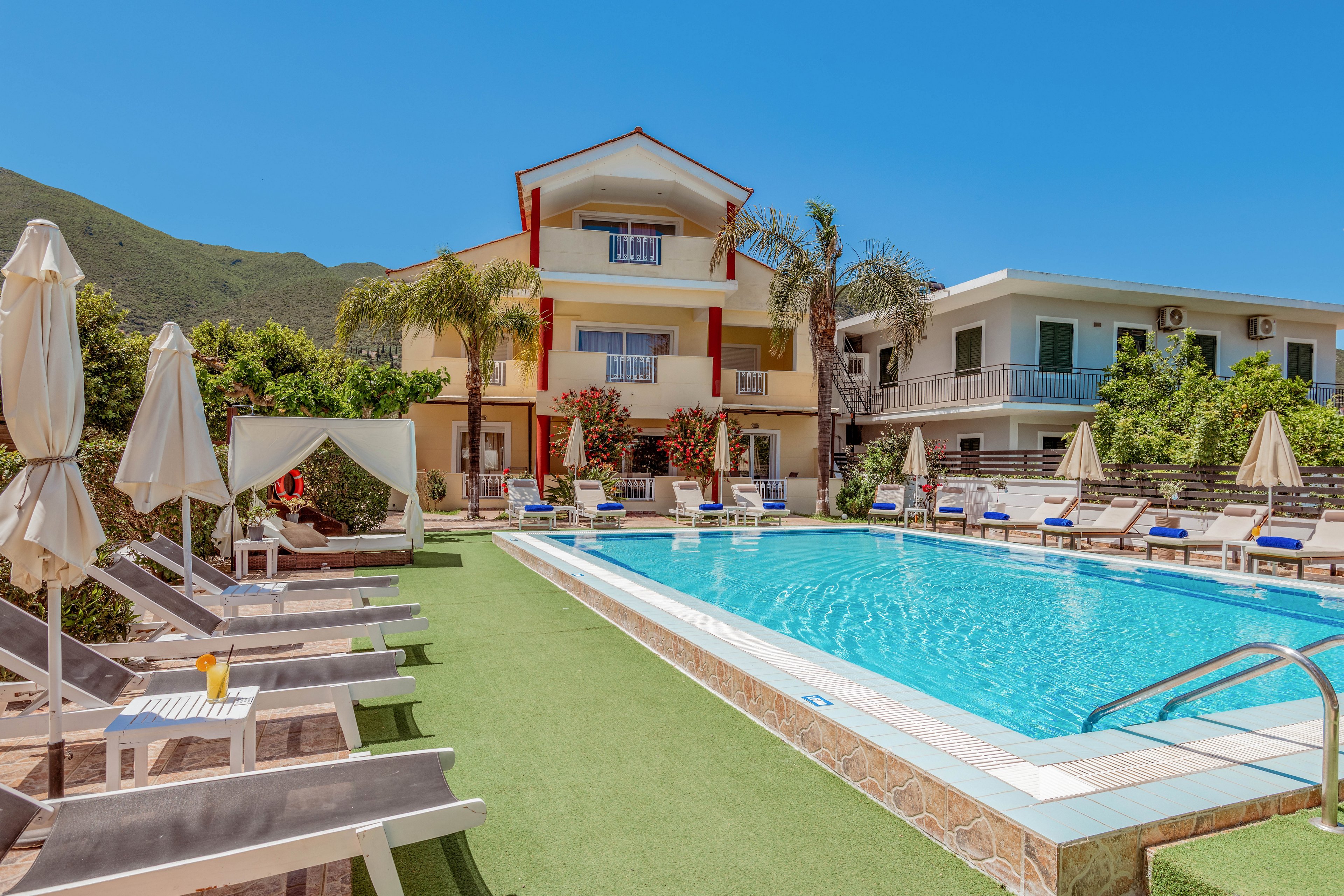 Oscar Villa and Studios