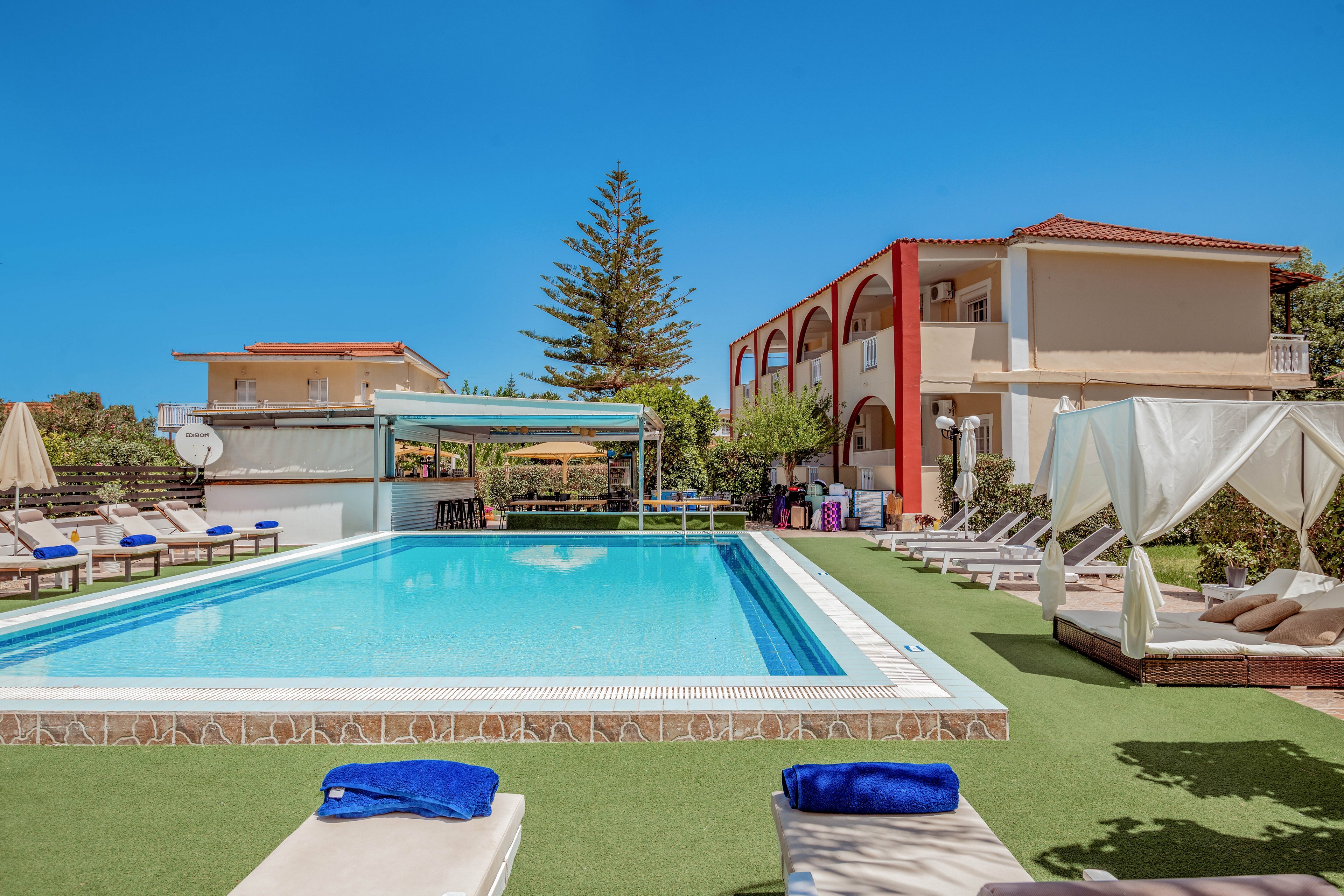 Oscar Villa and Studios