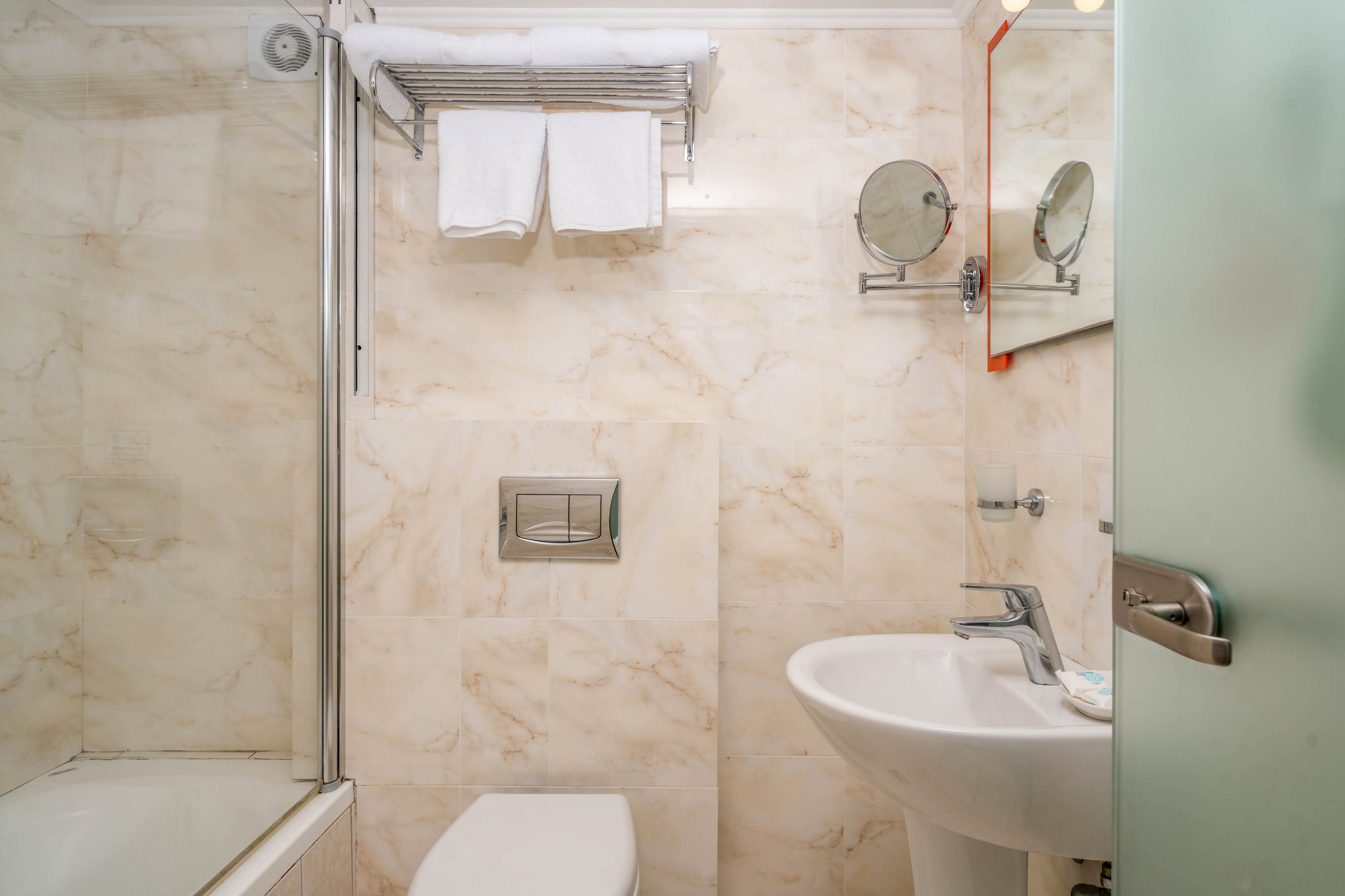 Karras Grande Resort