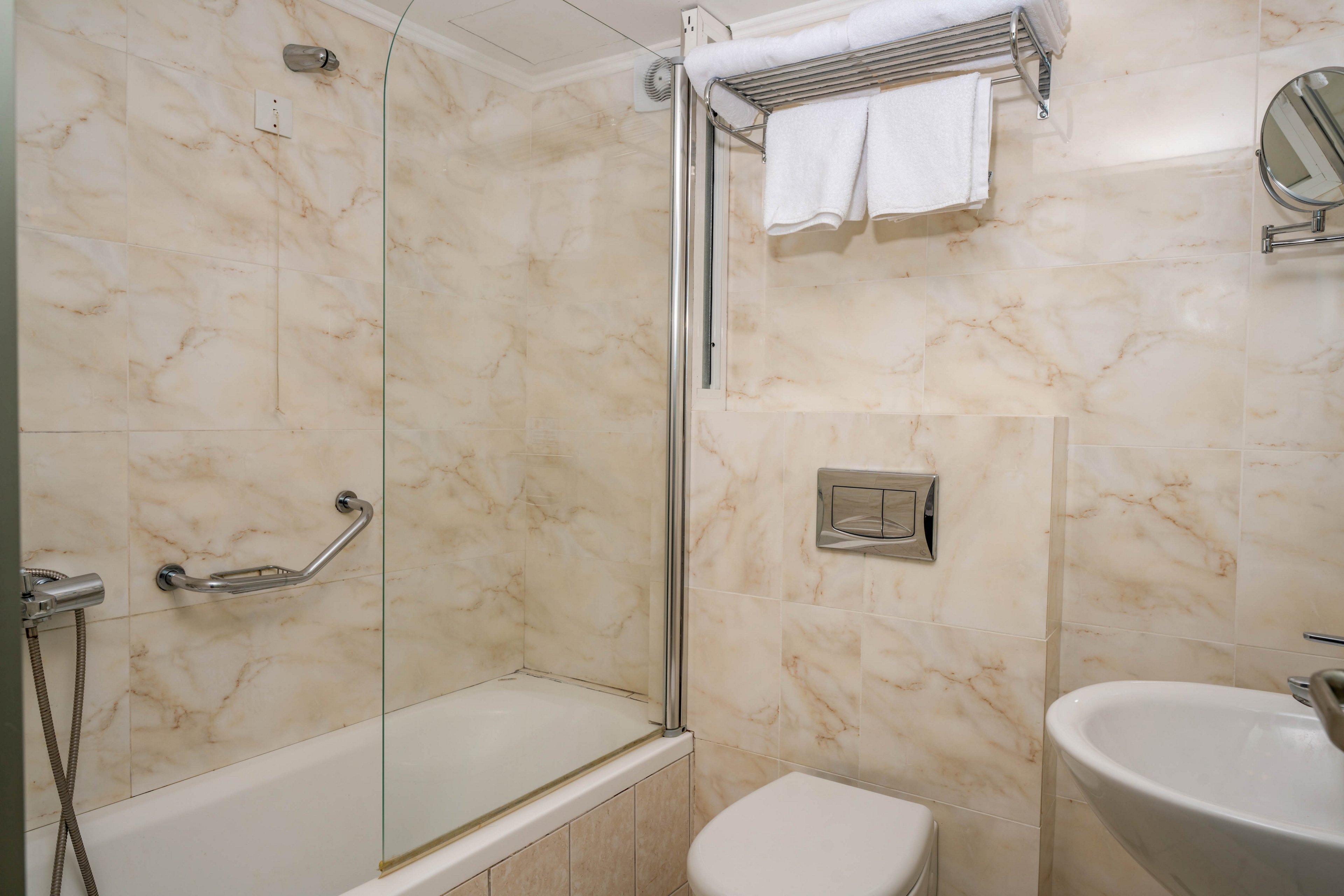 Karras Grande Resort