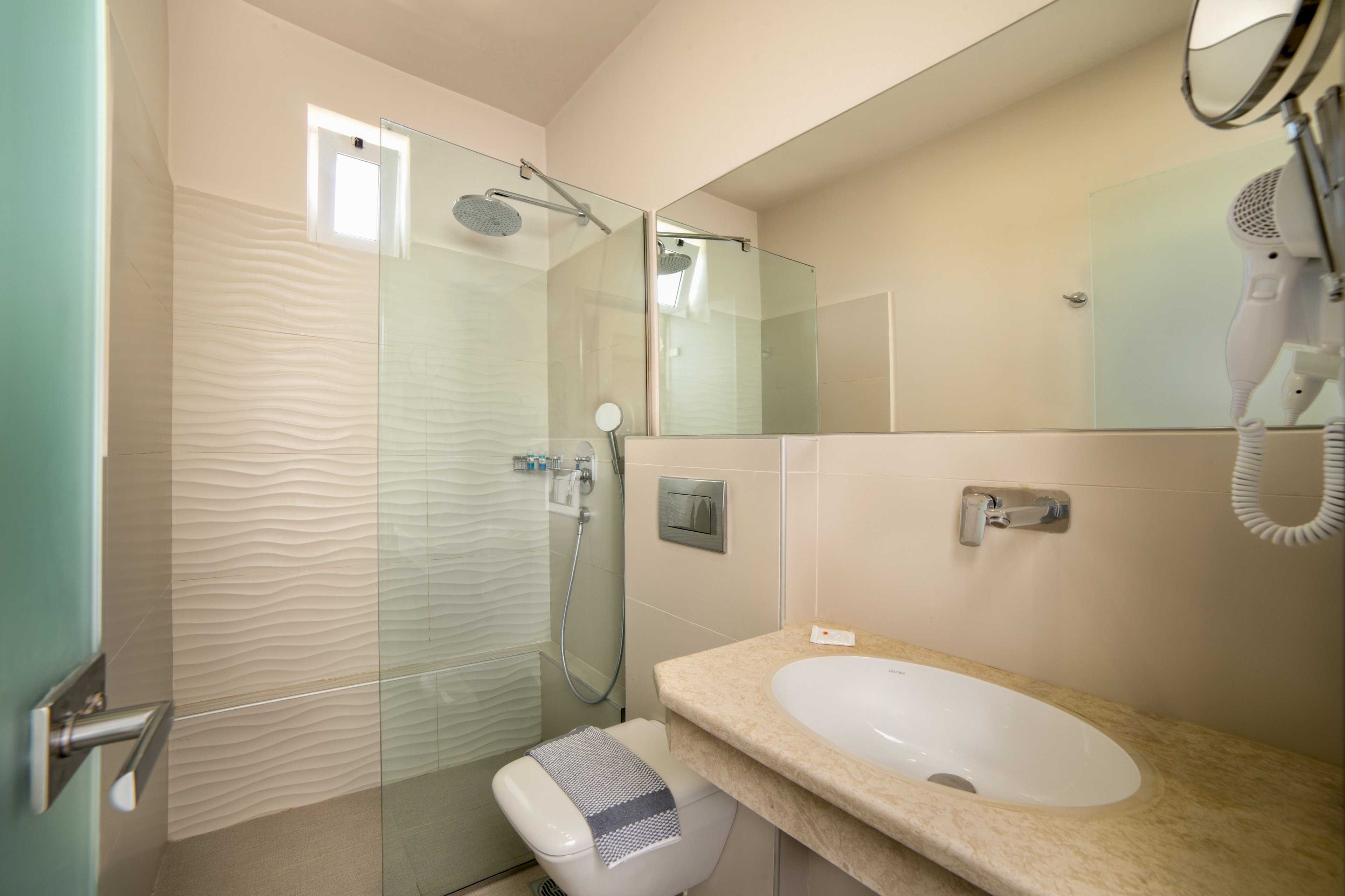 Kalamaki Beach Hotel