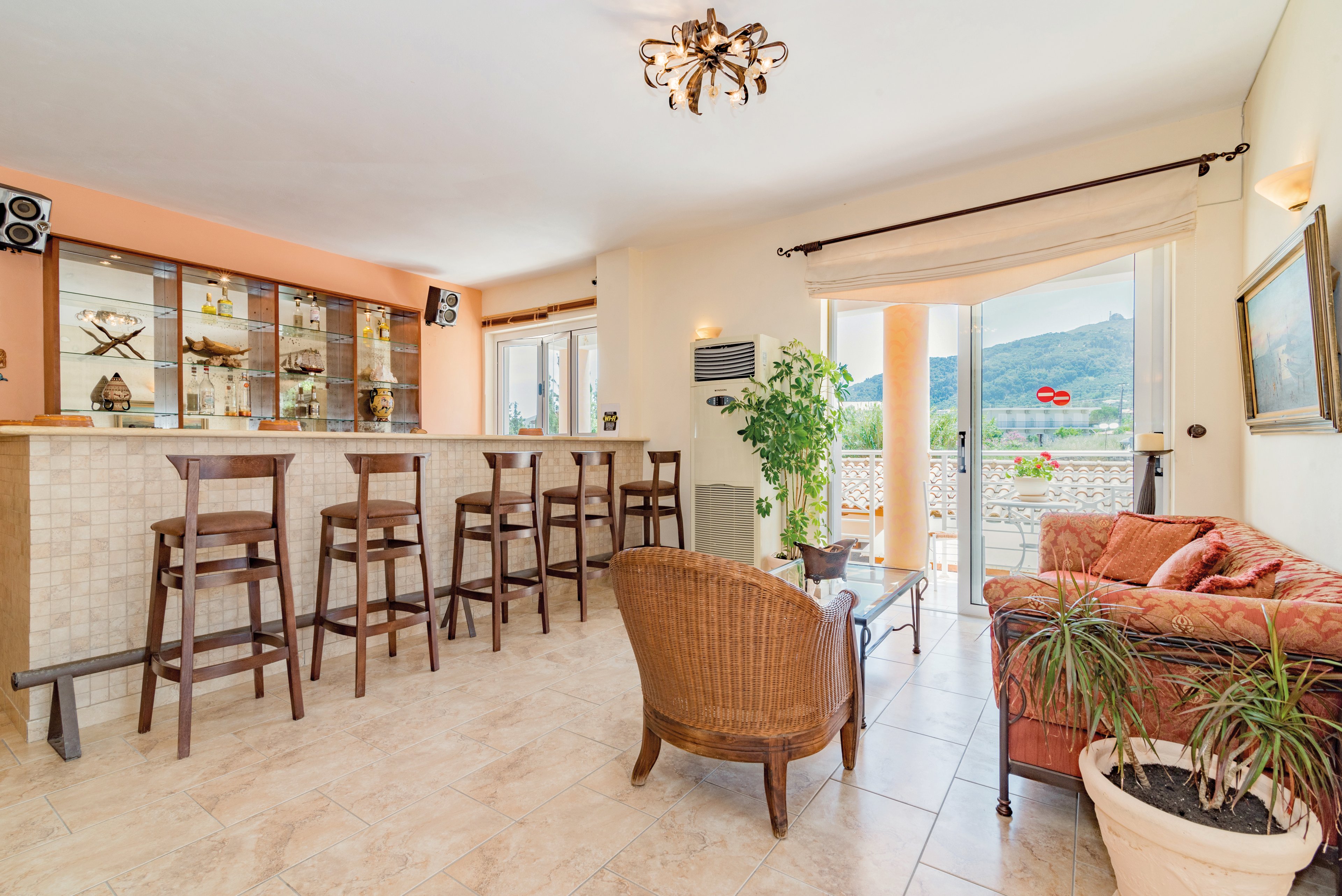 La Sirena Apartments