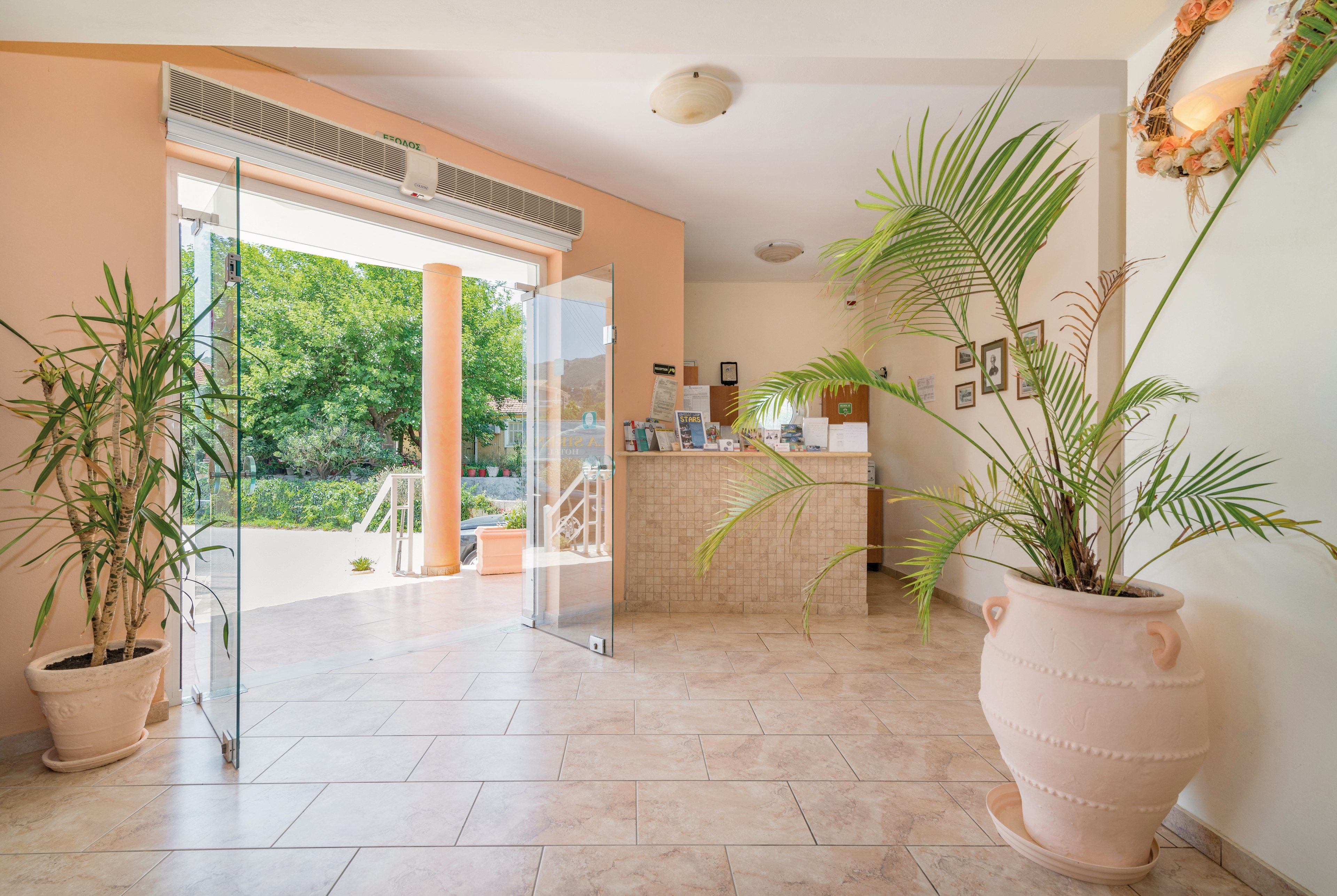 La Sirena Apartments