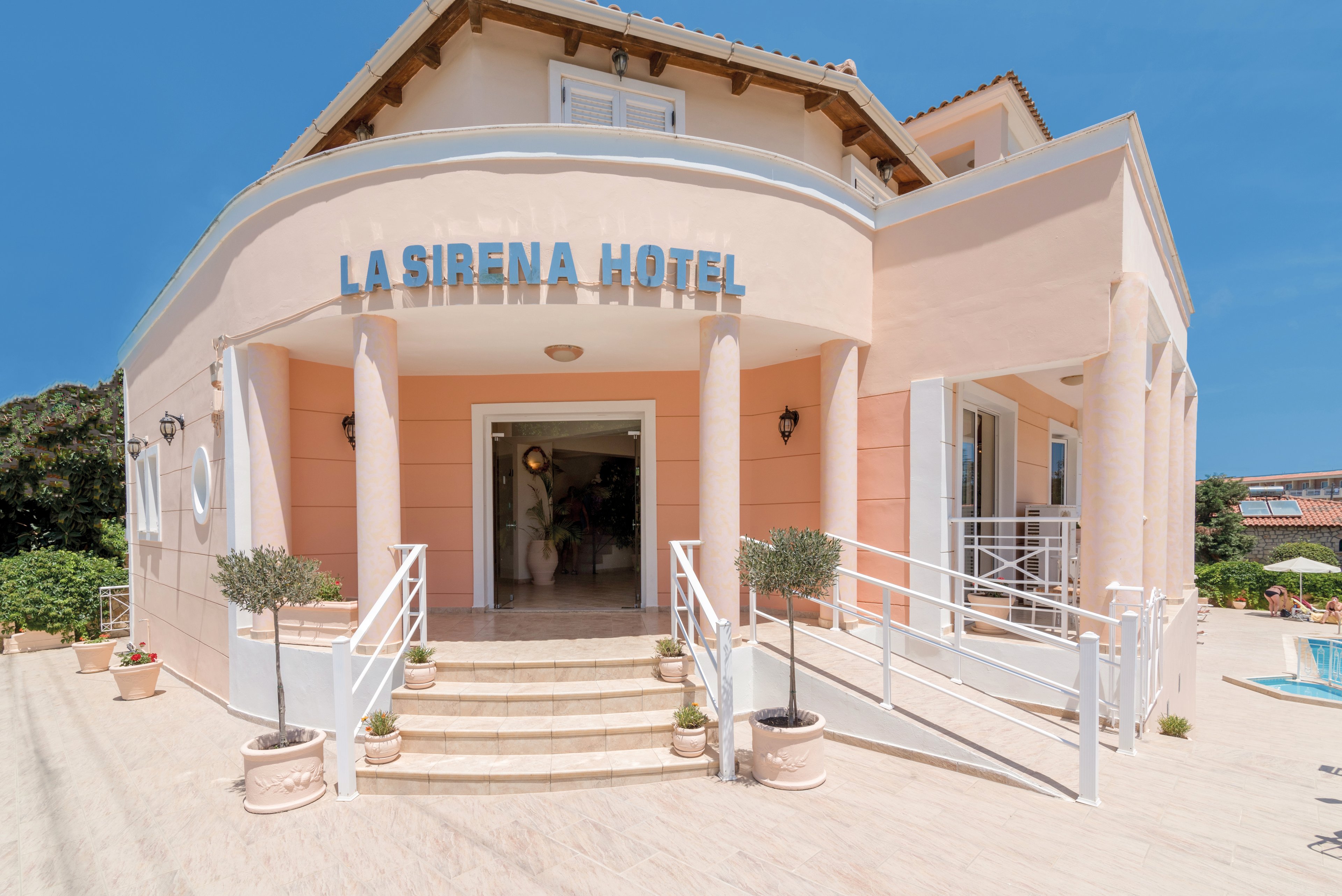 La Sirena Apartments