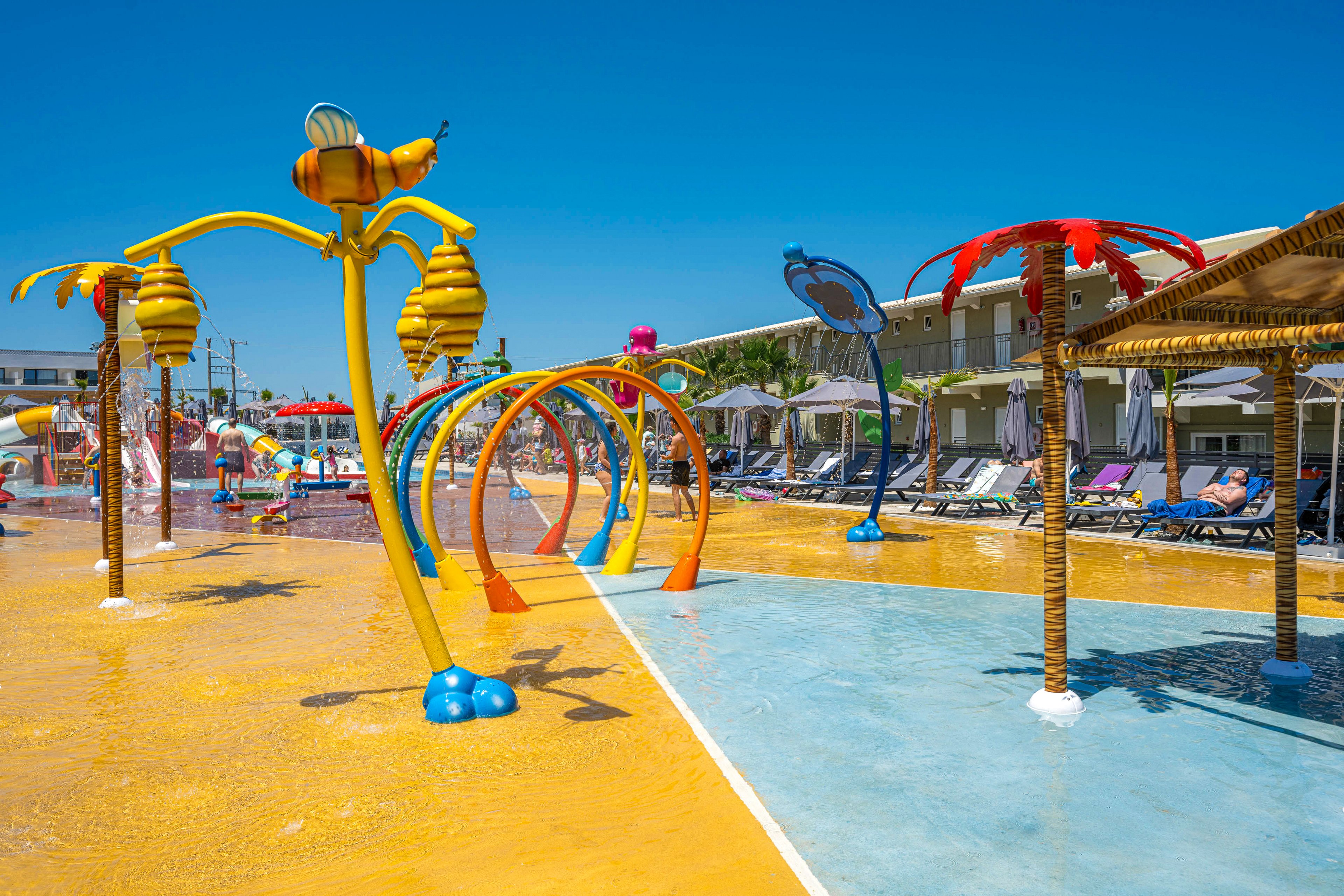 Caretta Paradise & Waterpark