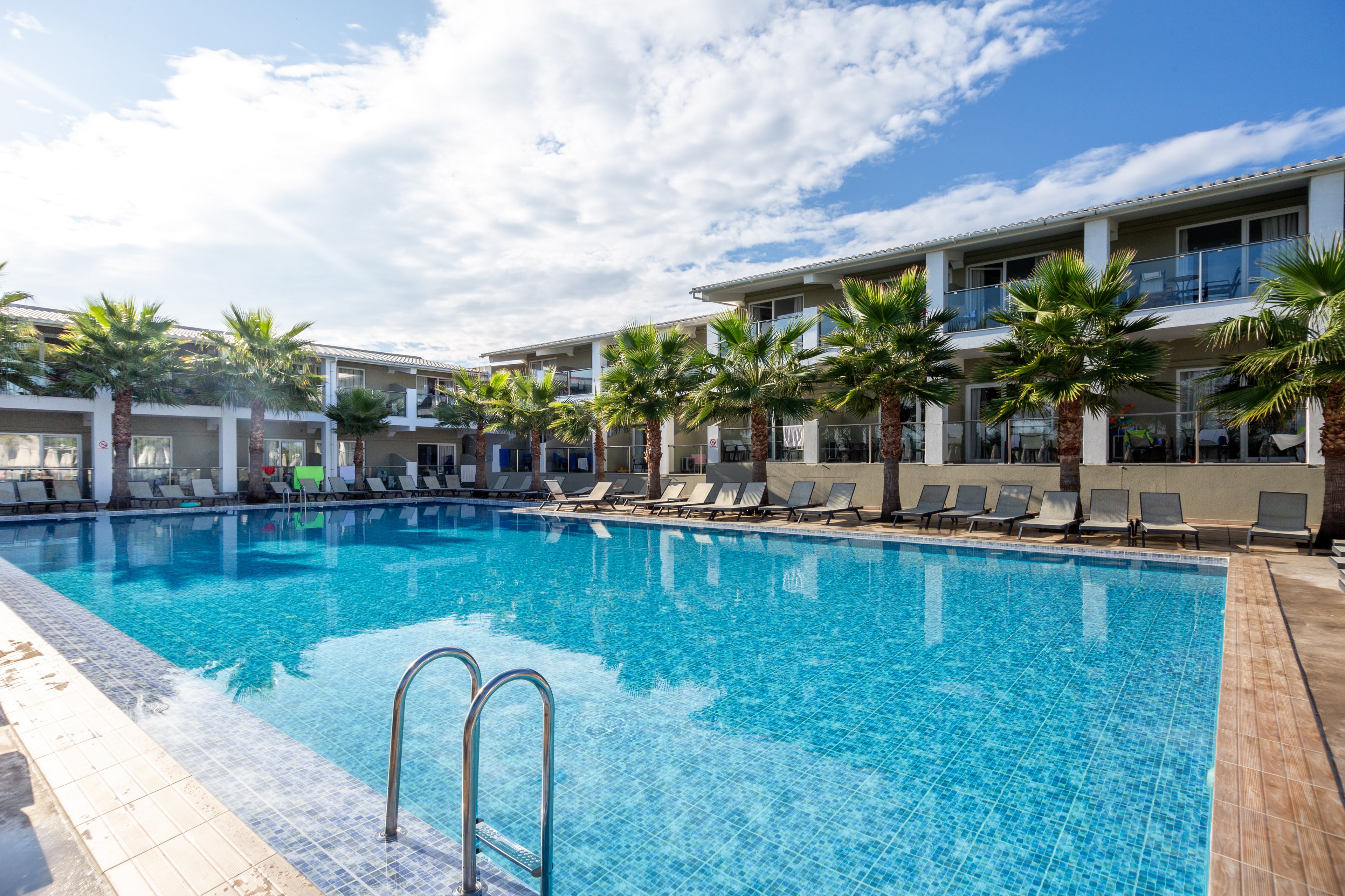 Caretta Paradise & Waterpark