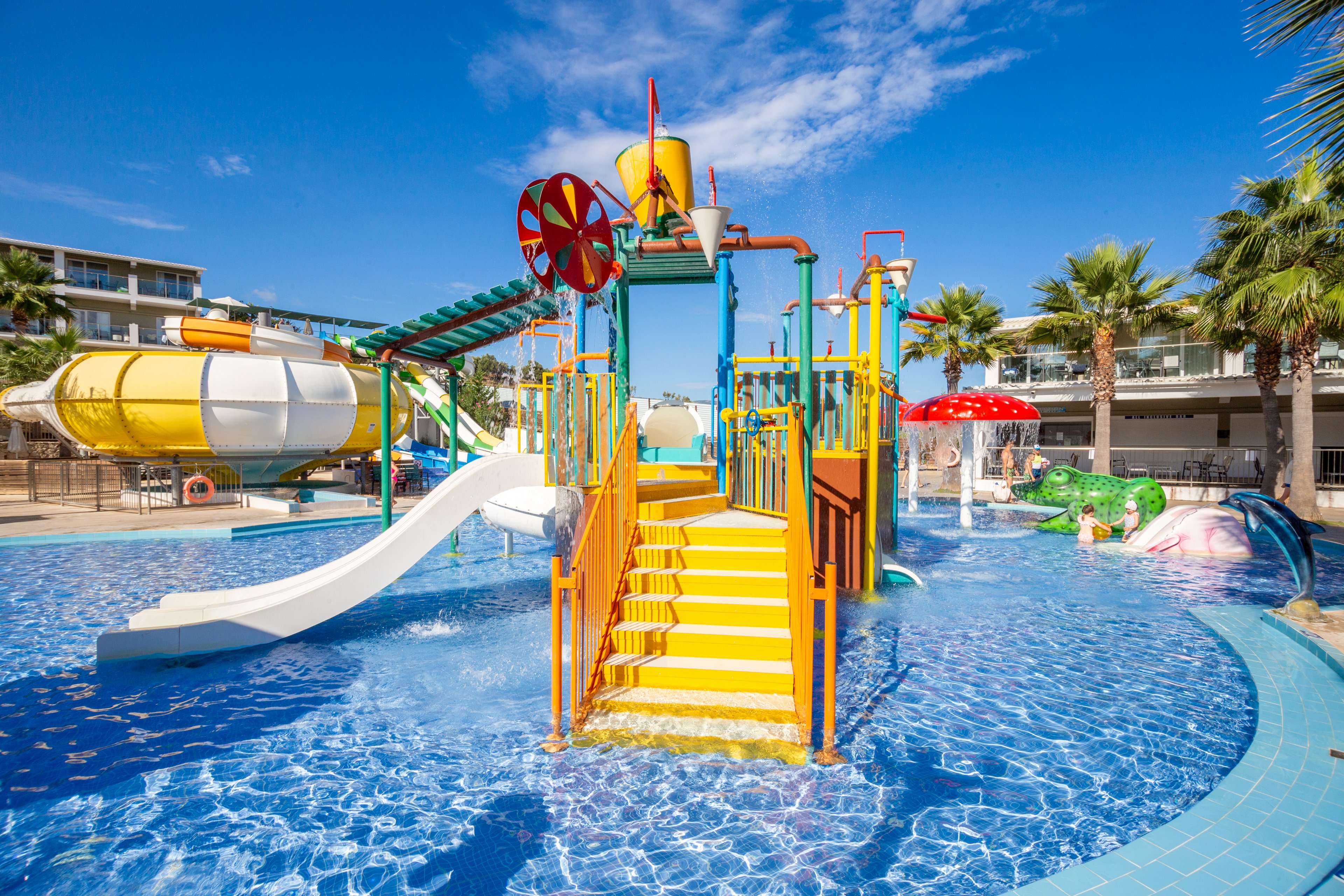 Caretta Paradise & Waterpark