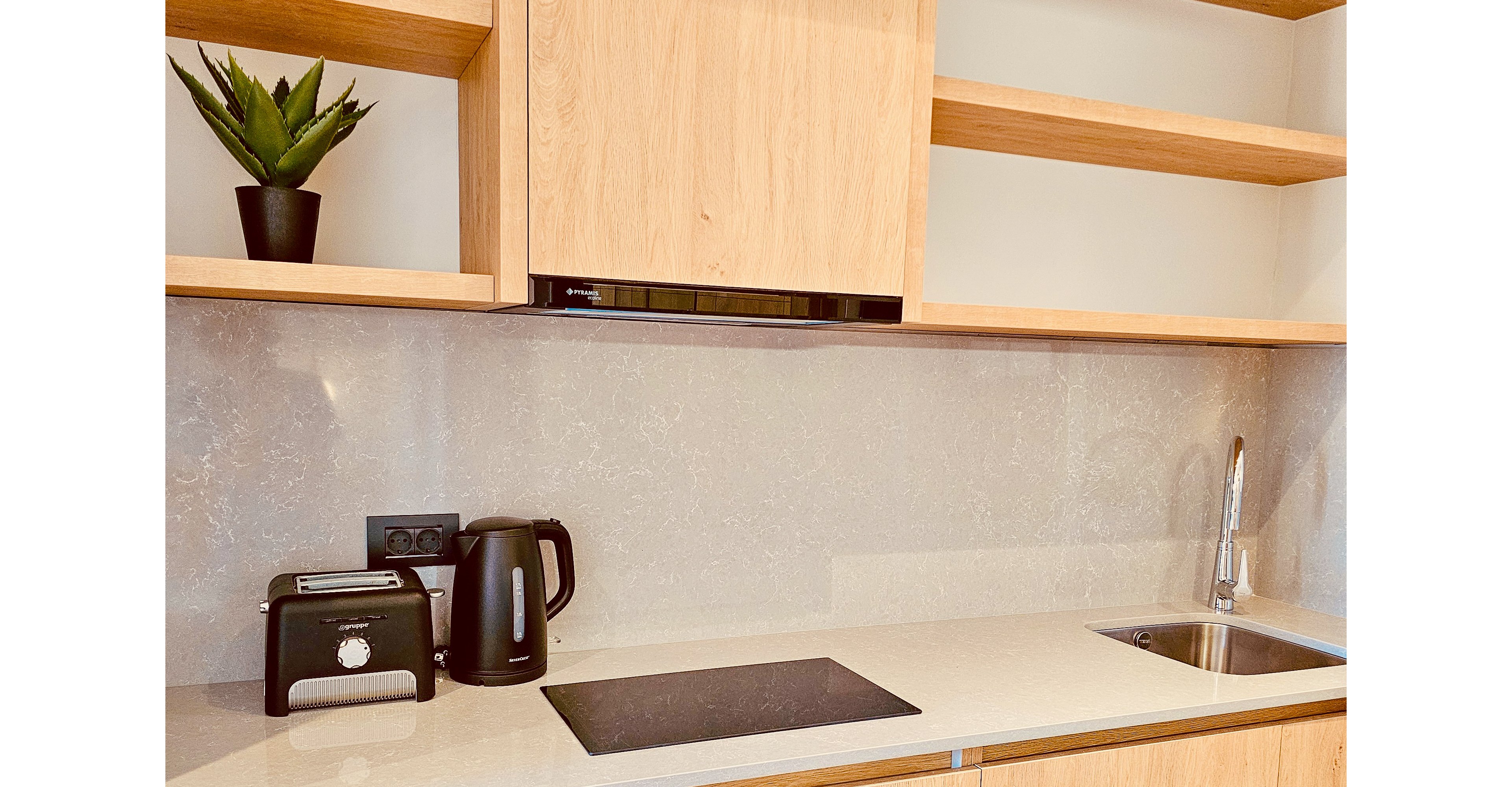 Paradise Apartments & Studios