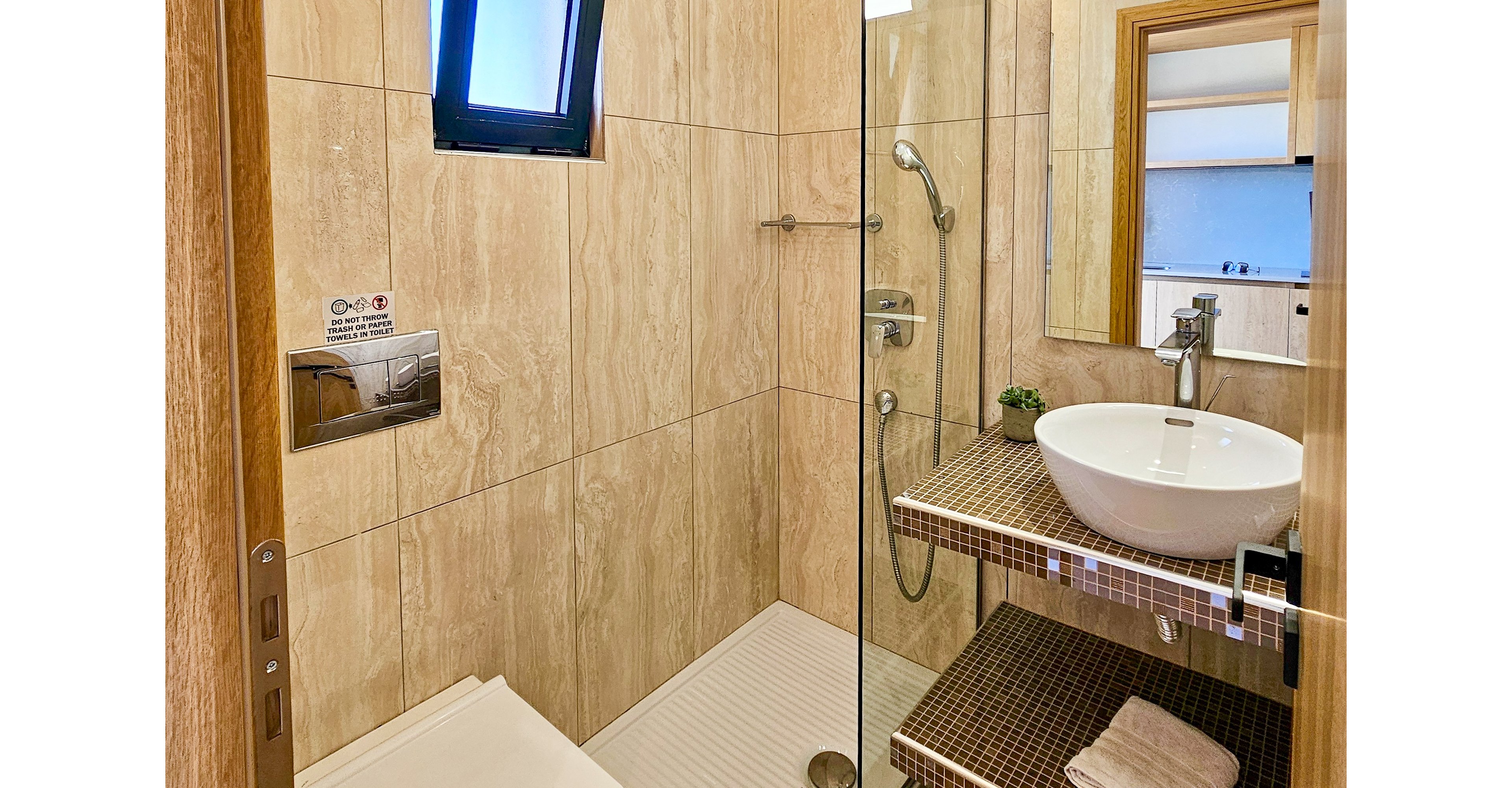 Paradise Apartments & Studios