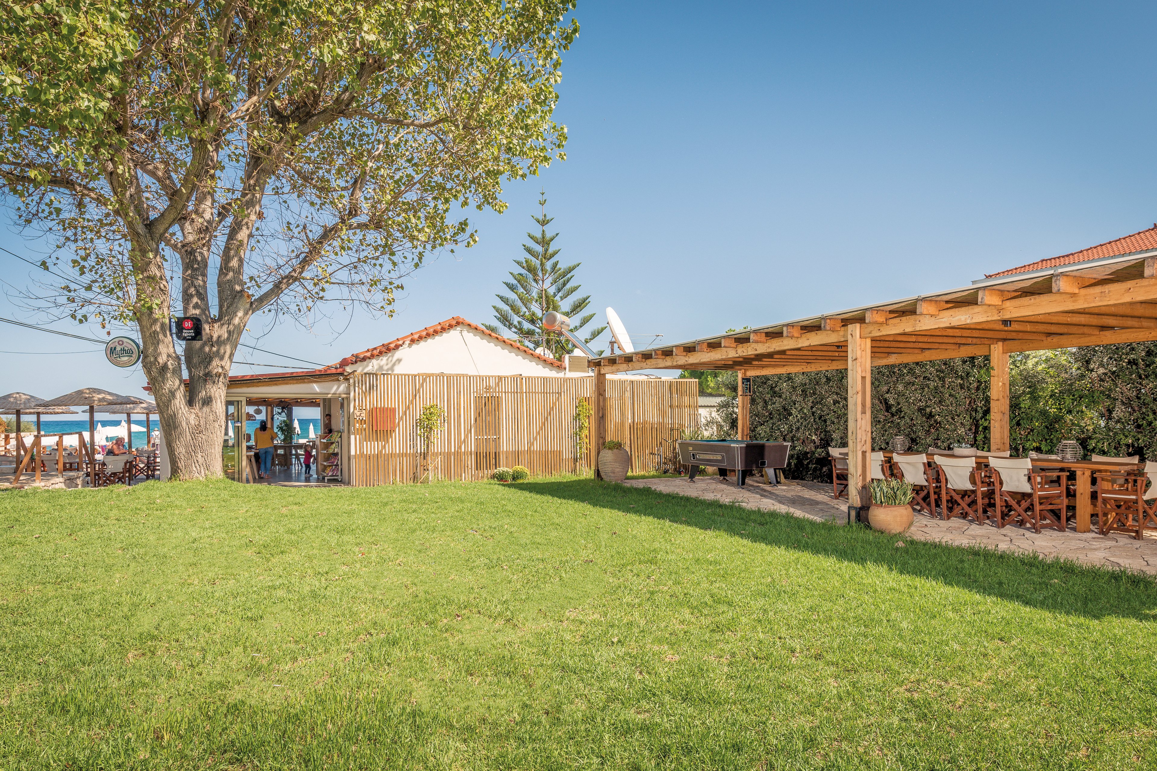 Paradise Apartments & Studios