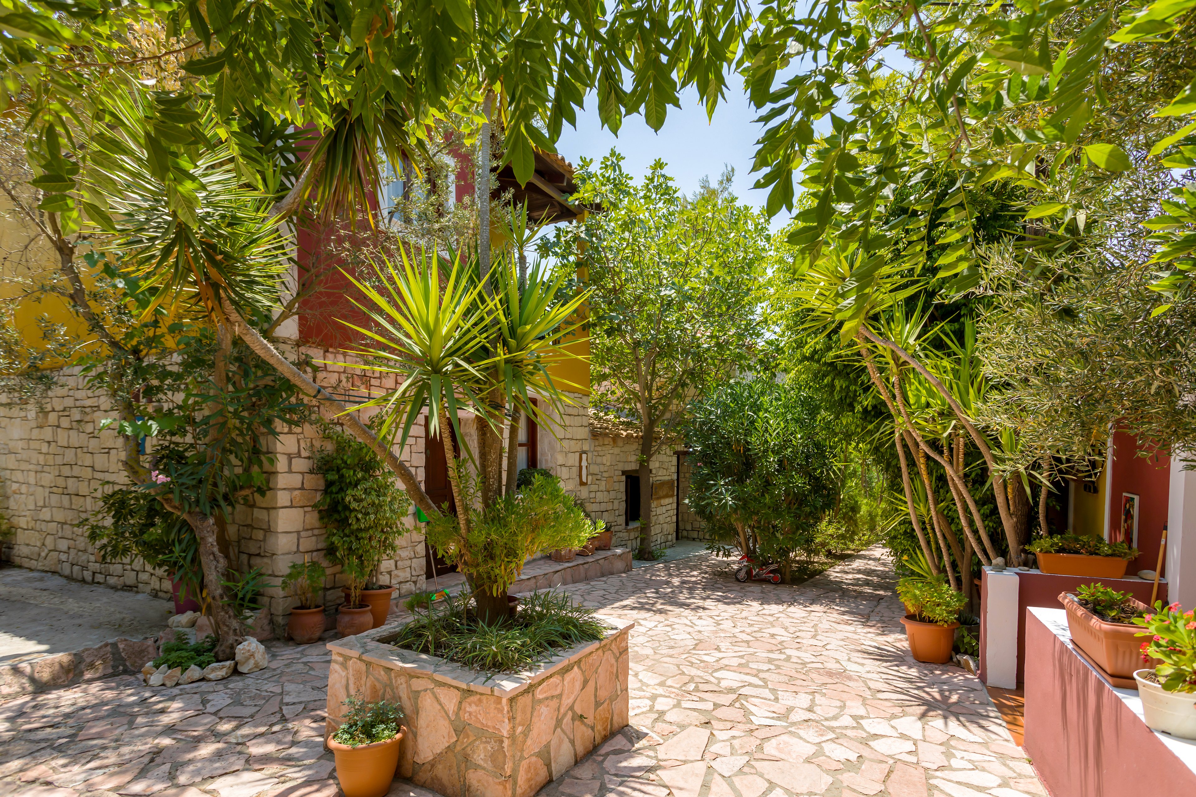 Garden of Eden Kalamaki