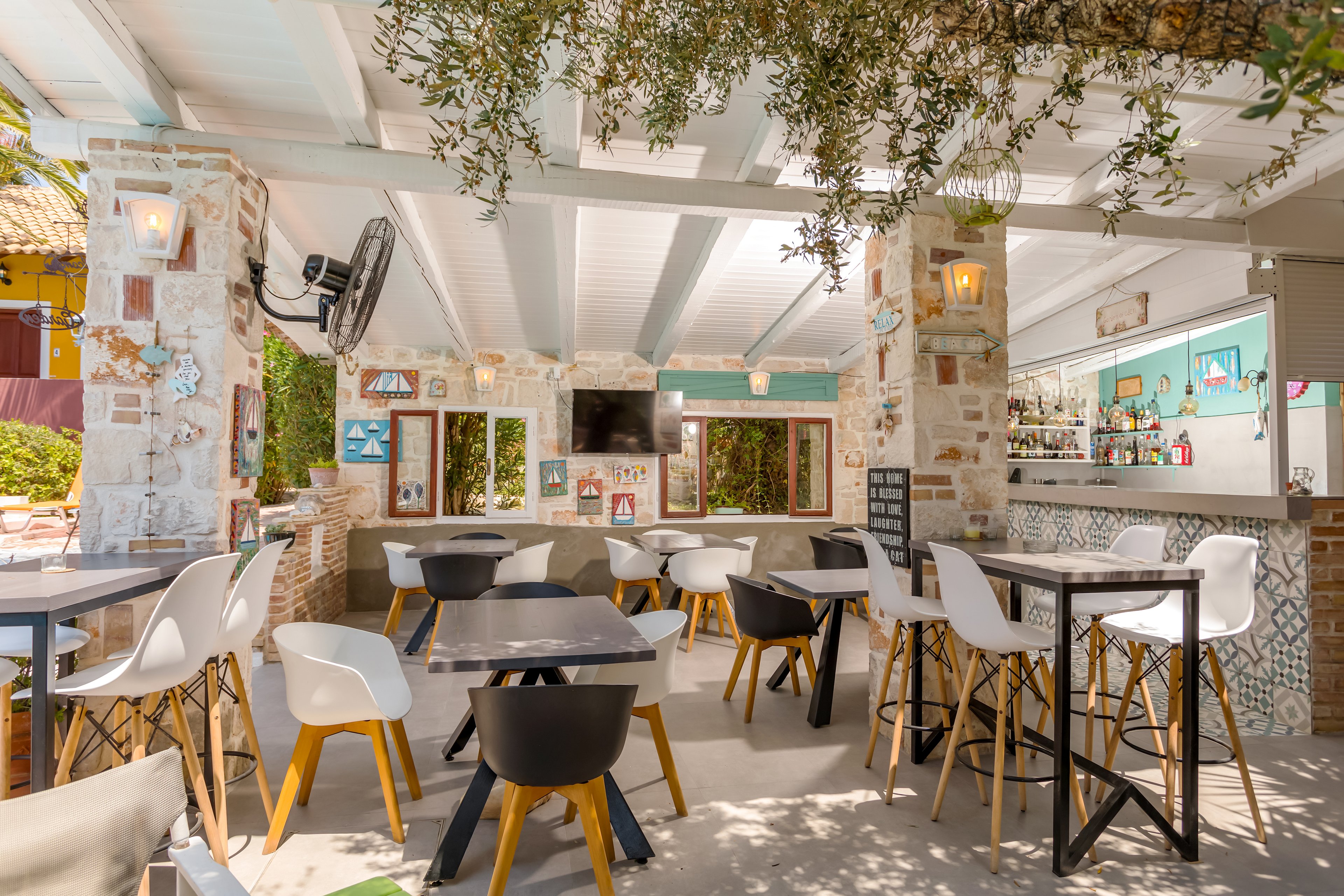 Garden of Eden Kalamaki