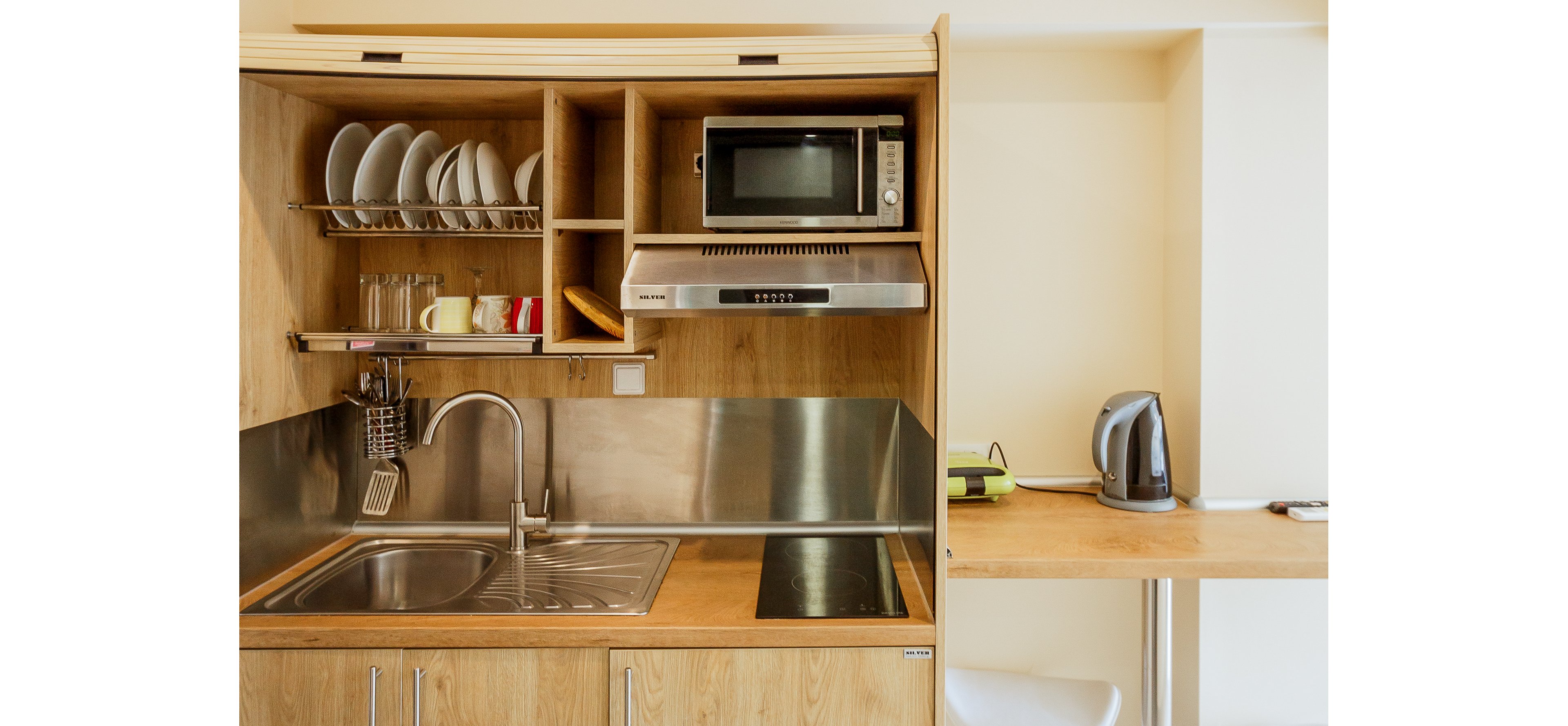 Paradise Hotel & Bar