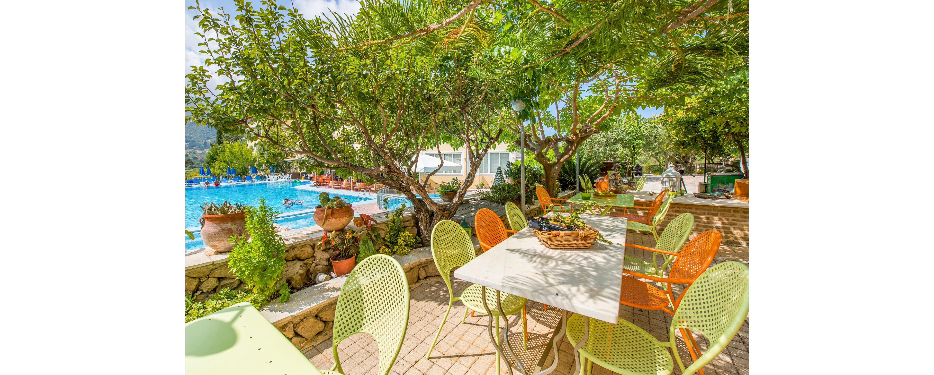 Koukounaria Hotel & Suites