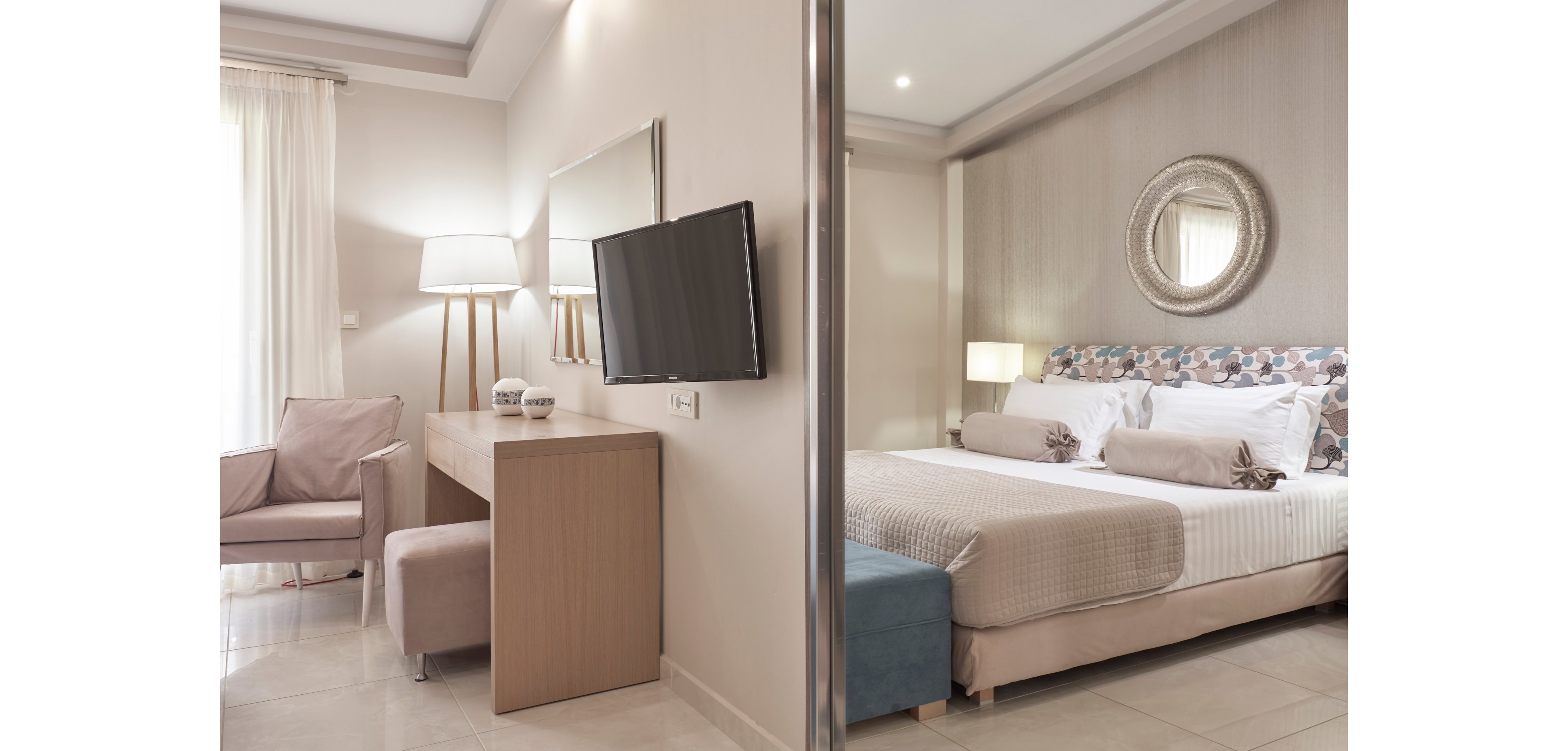 Koukounaria Hotel & Suites