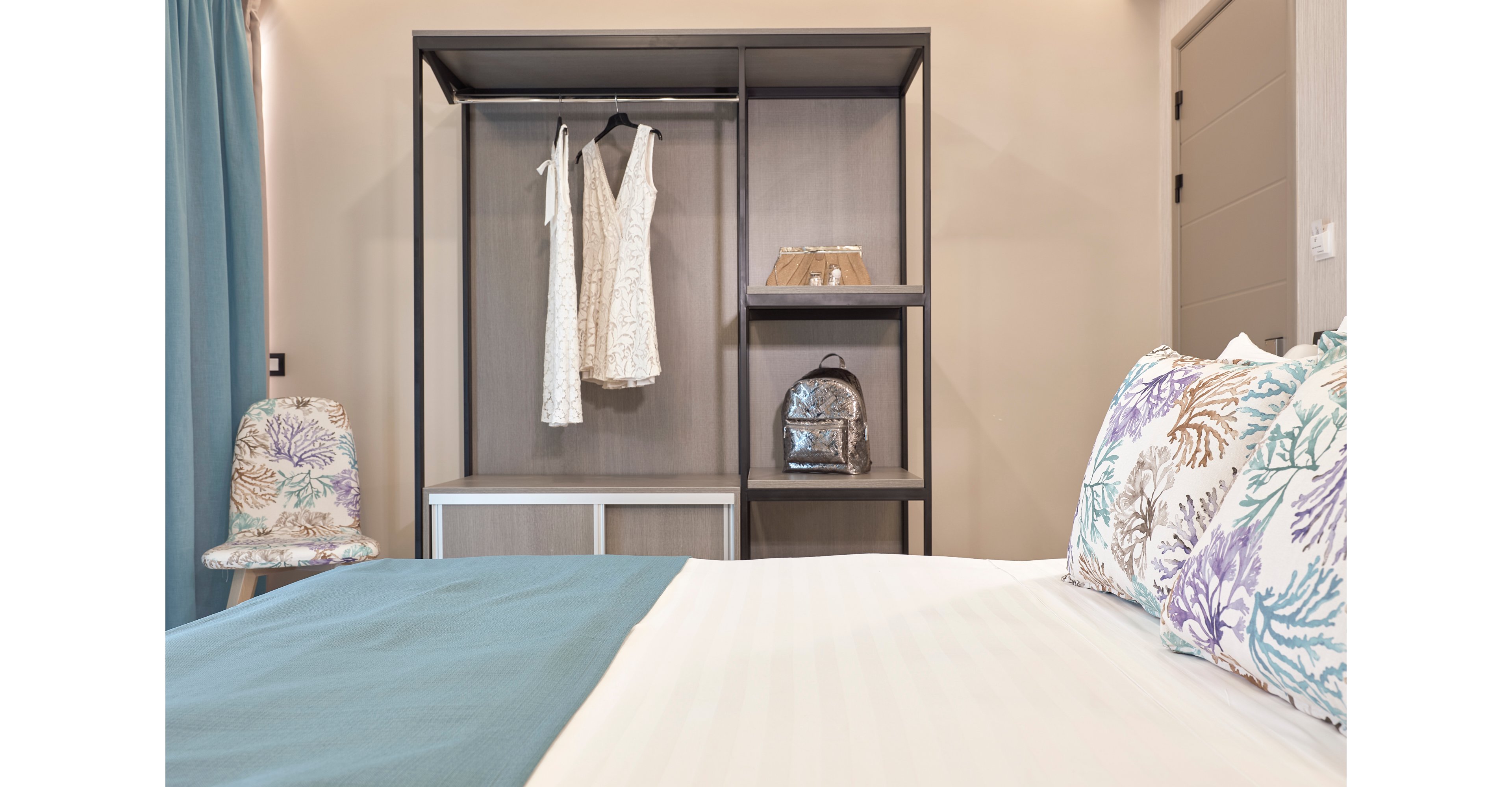 Koukounaria Hotel & Suites