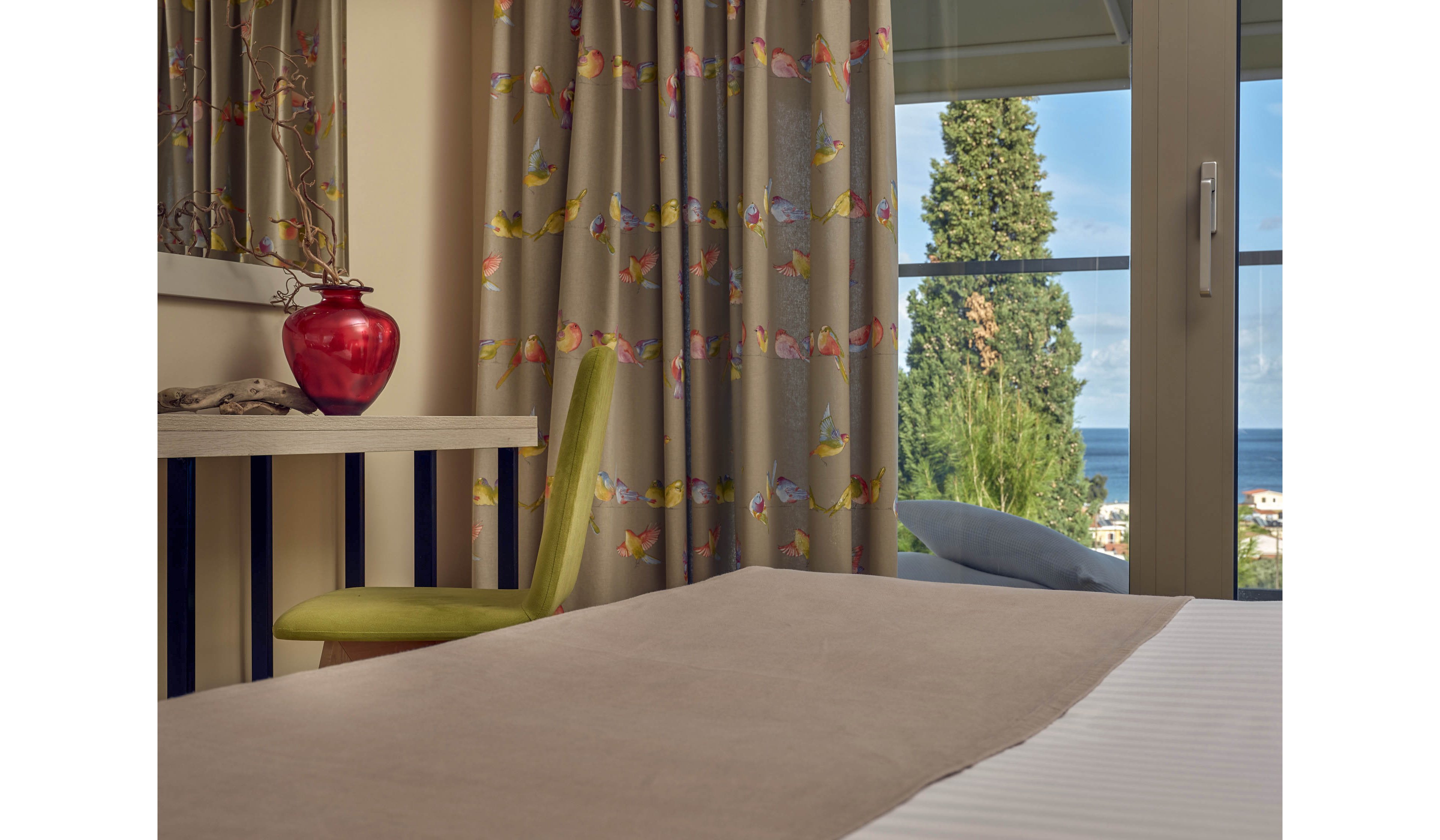 Koukounaria Hotel & Suites