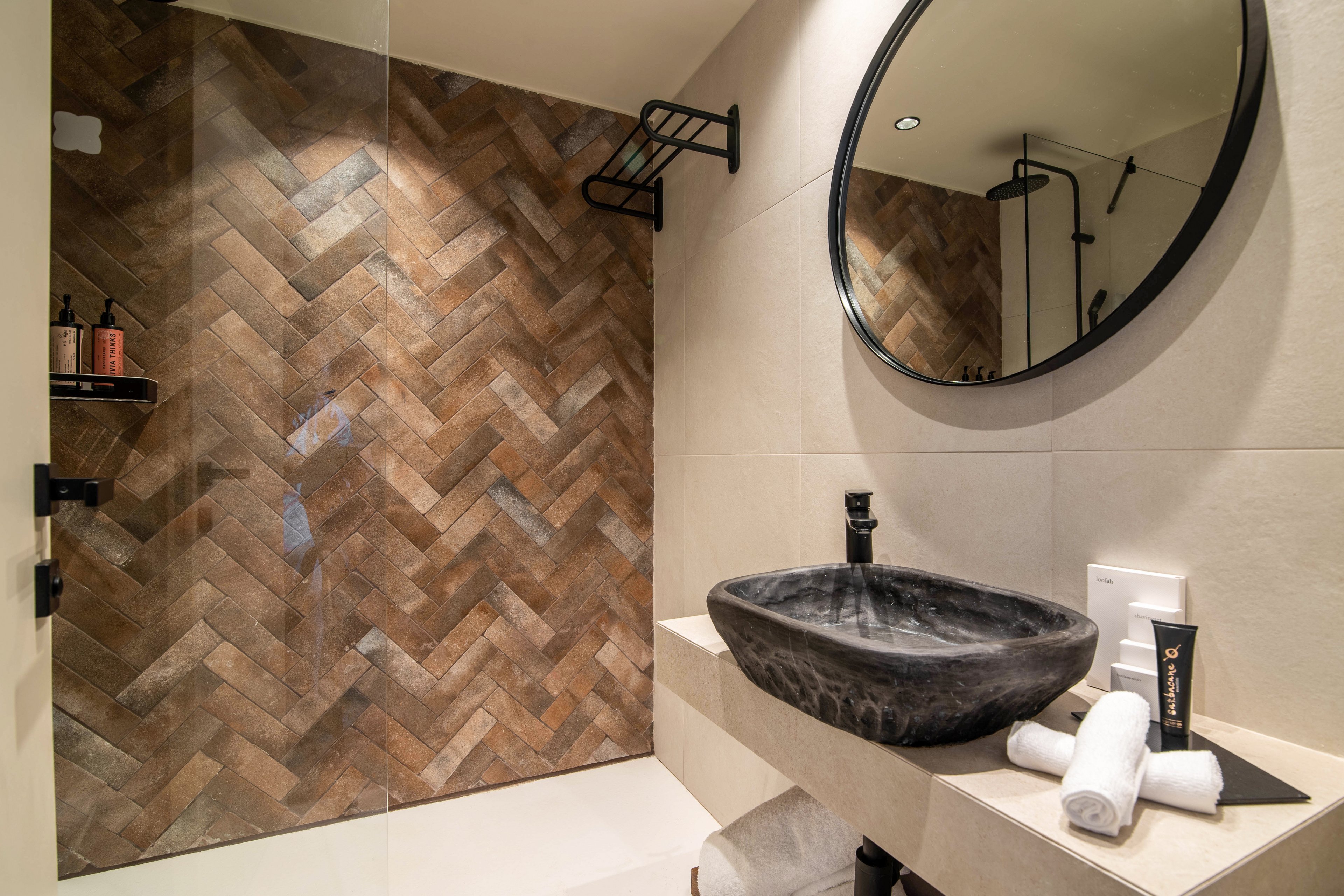 Domes Aulus Zante Autograph Collection