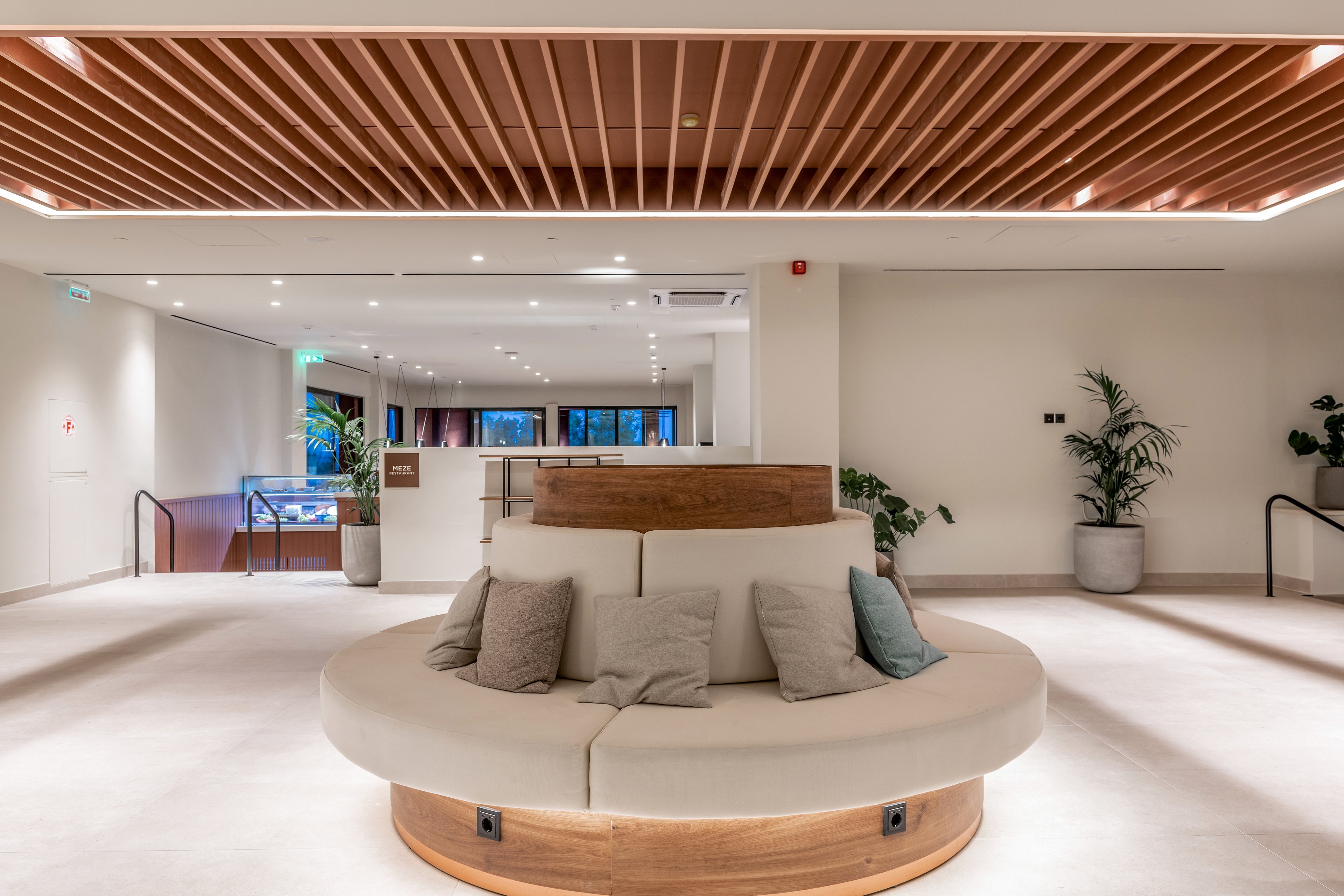 Domes Aulus Zante Autograph Collection